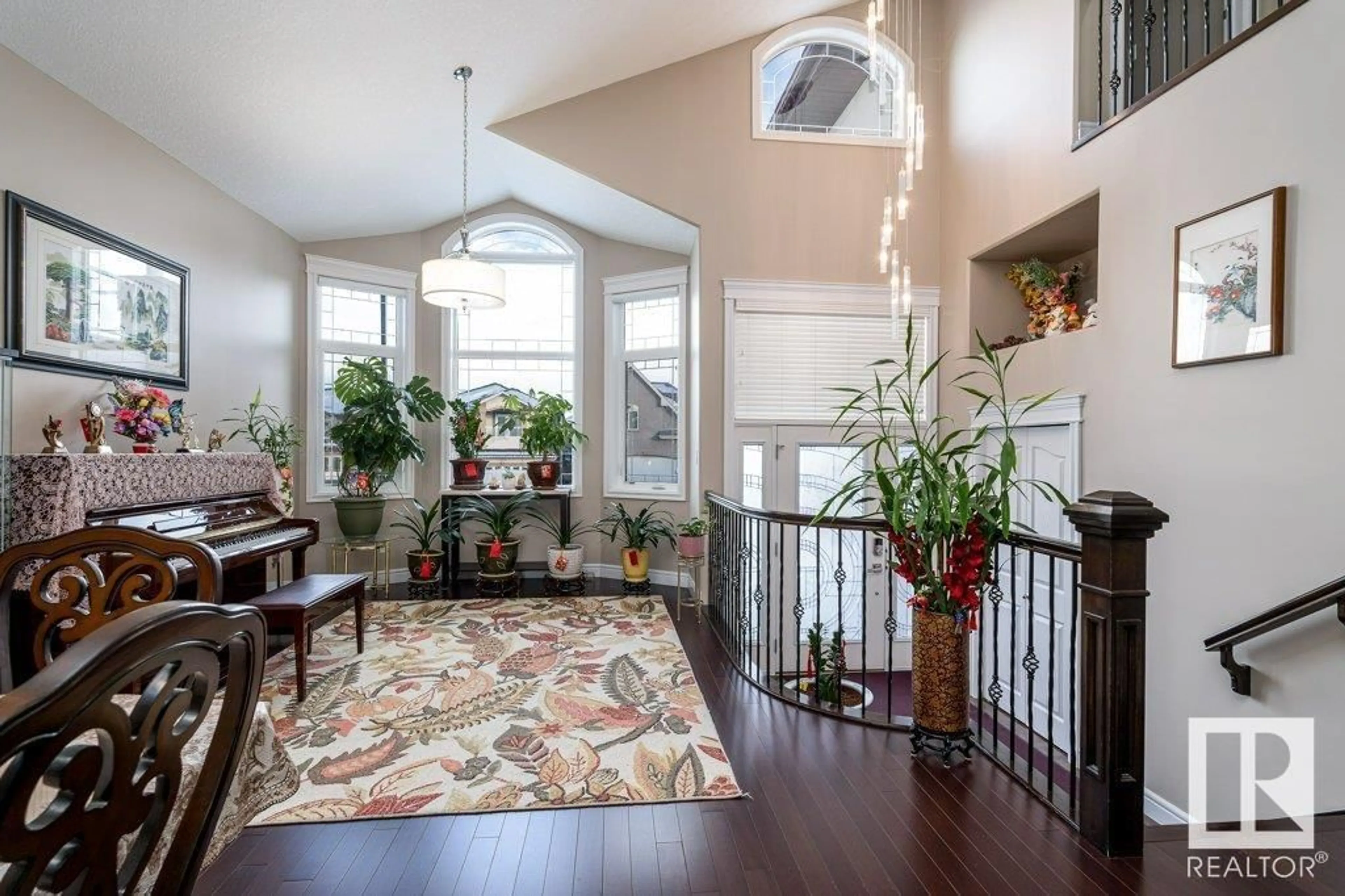 Indoor entryway, wood floors for 17512 110 ST NW, Edmonton Alberta T5X0B7