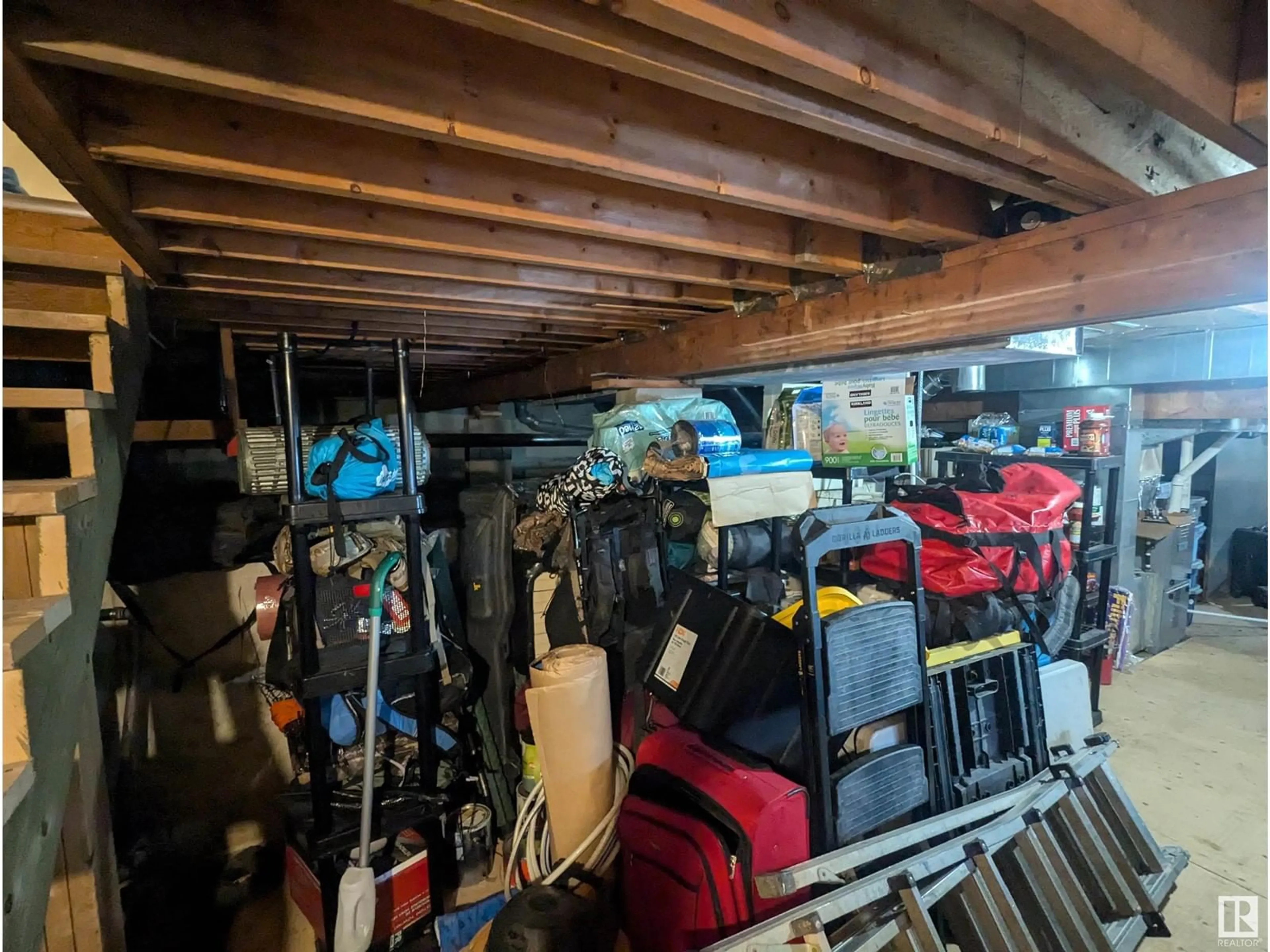 Indoor garage for 525 5 ST, Rural Lac Ste. Anne County Alberta T0E1A6