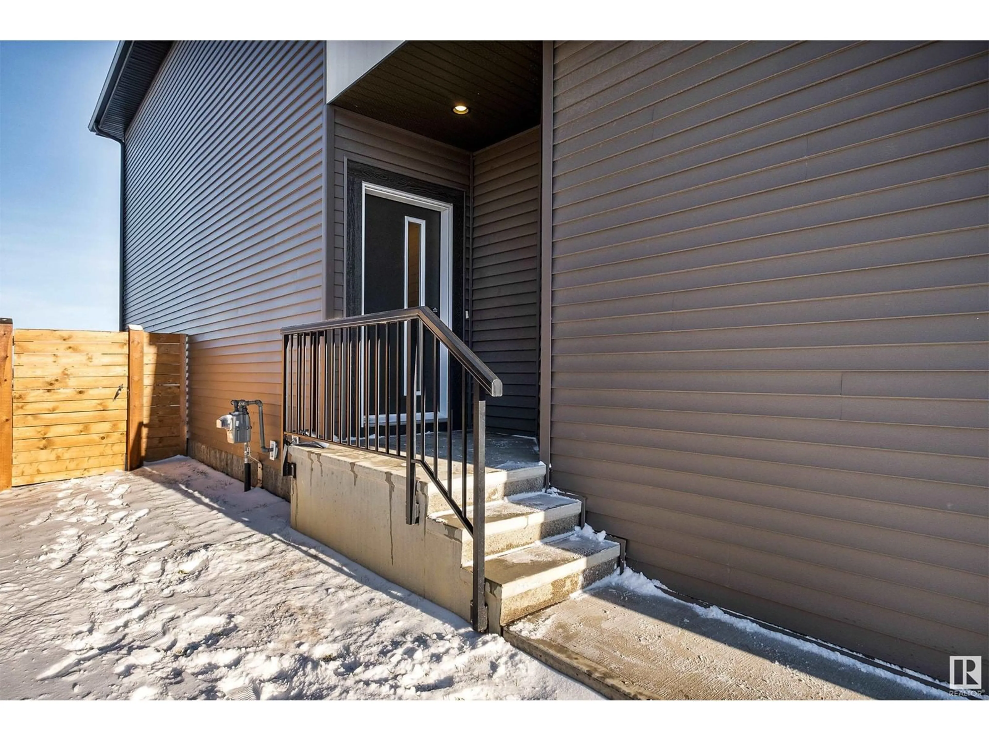 A pic from exterior of the house or condo, the street view for 100 KINGSBURY CI, Spruce Grove Alberta T7X0C9