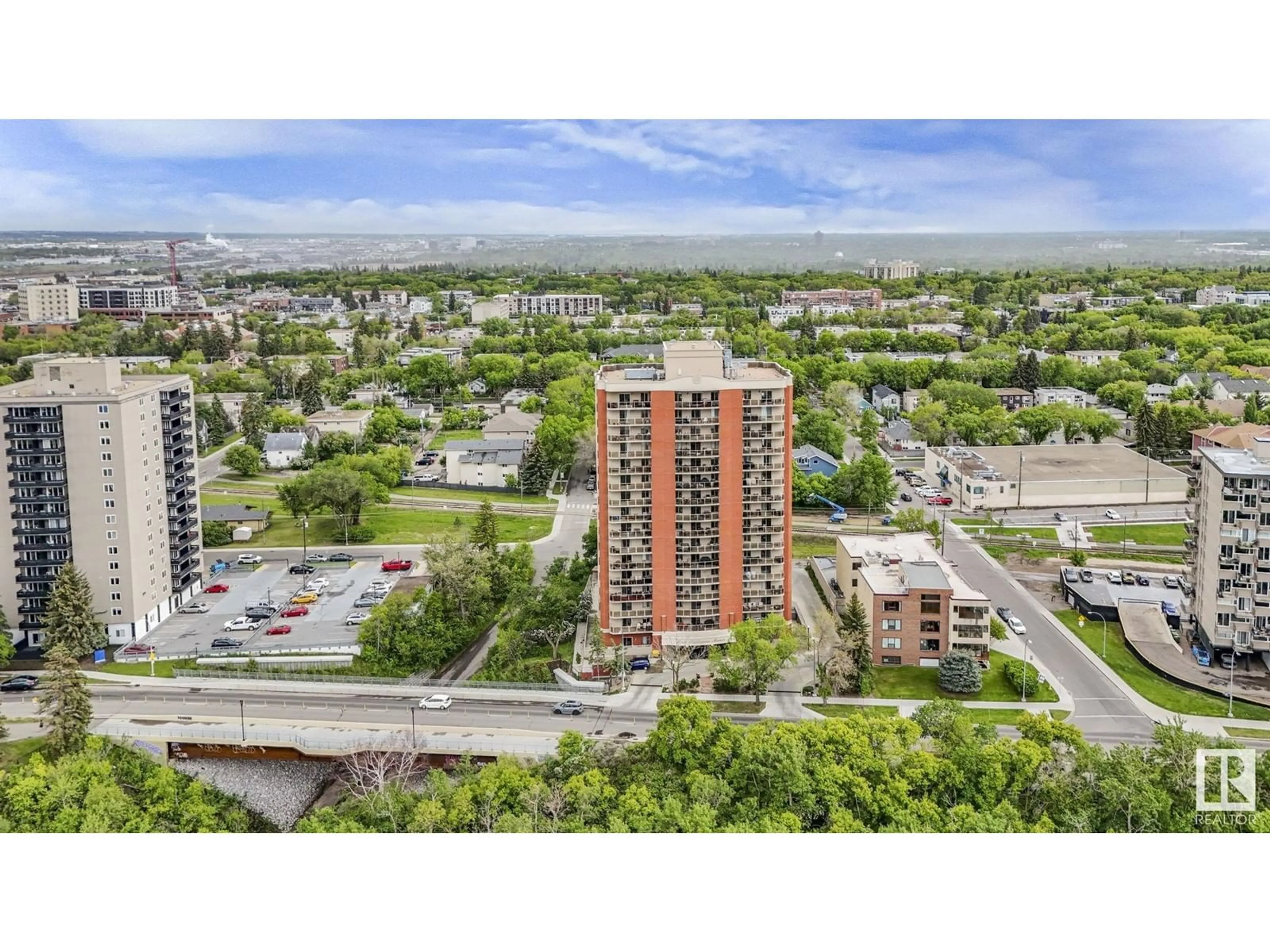 A pic from exterior of the house or condo, the view of city buildings for #1003 10649 SASKATCHEWAN DR NW, Edmonton Alberta T6E6S8