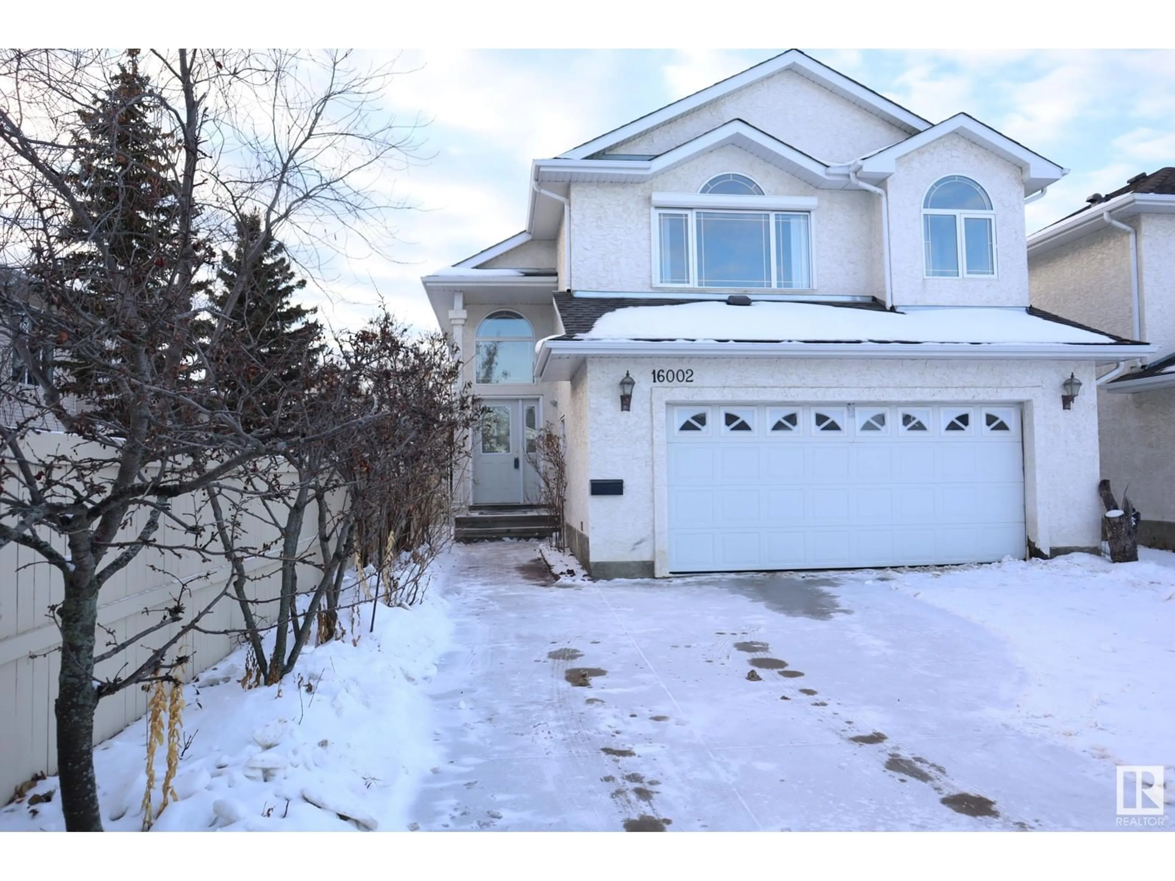 A pic from exterior of the house or condo, the street view for 16002 67A ST NW NW, Edmonton Alberta T5Z3C3