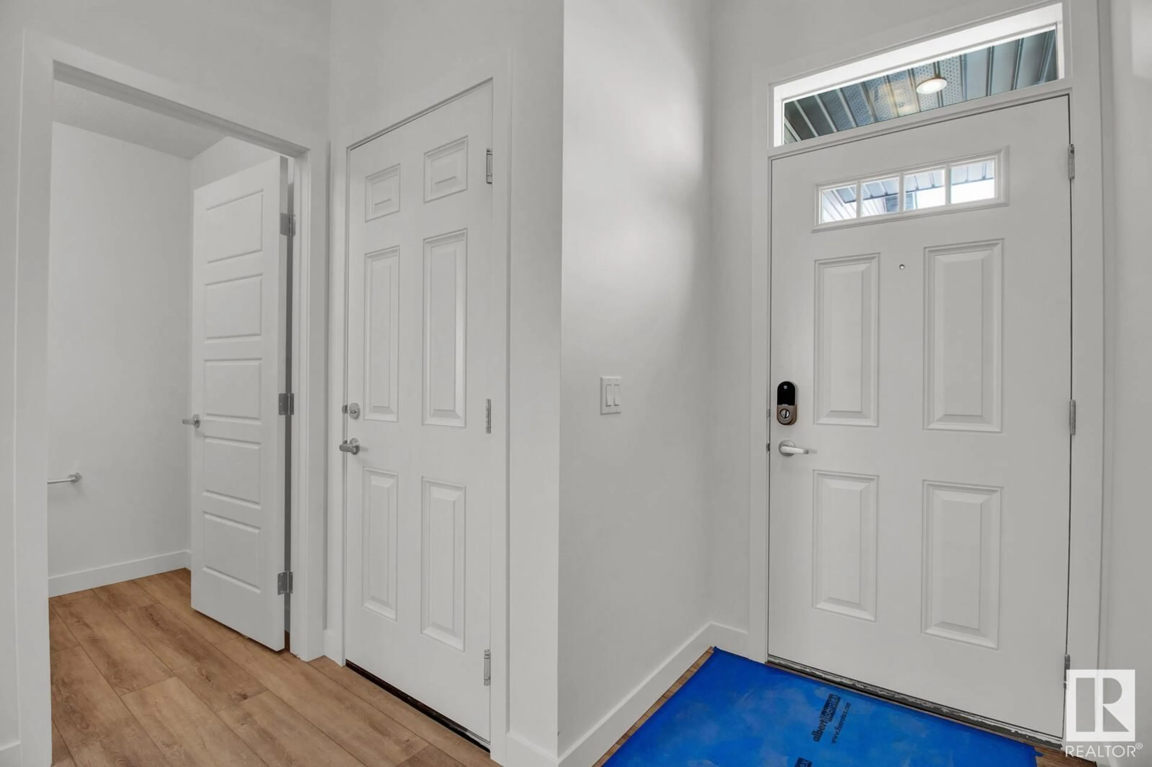 Indoor entryway, wood floors for 3449 CRAIG LD SW, Edmonton Alberta T6W5B3