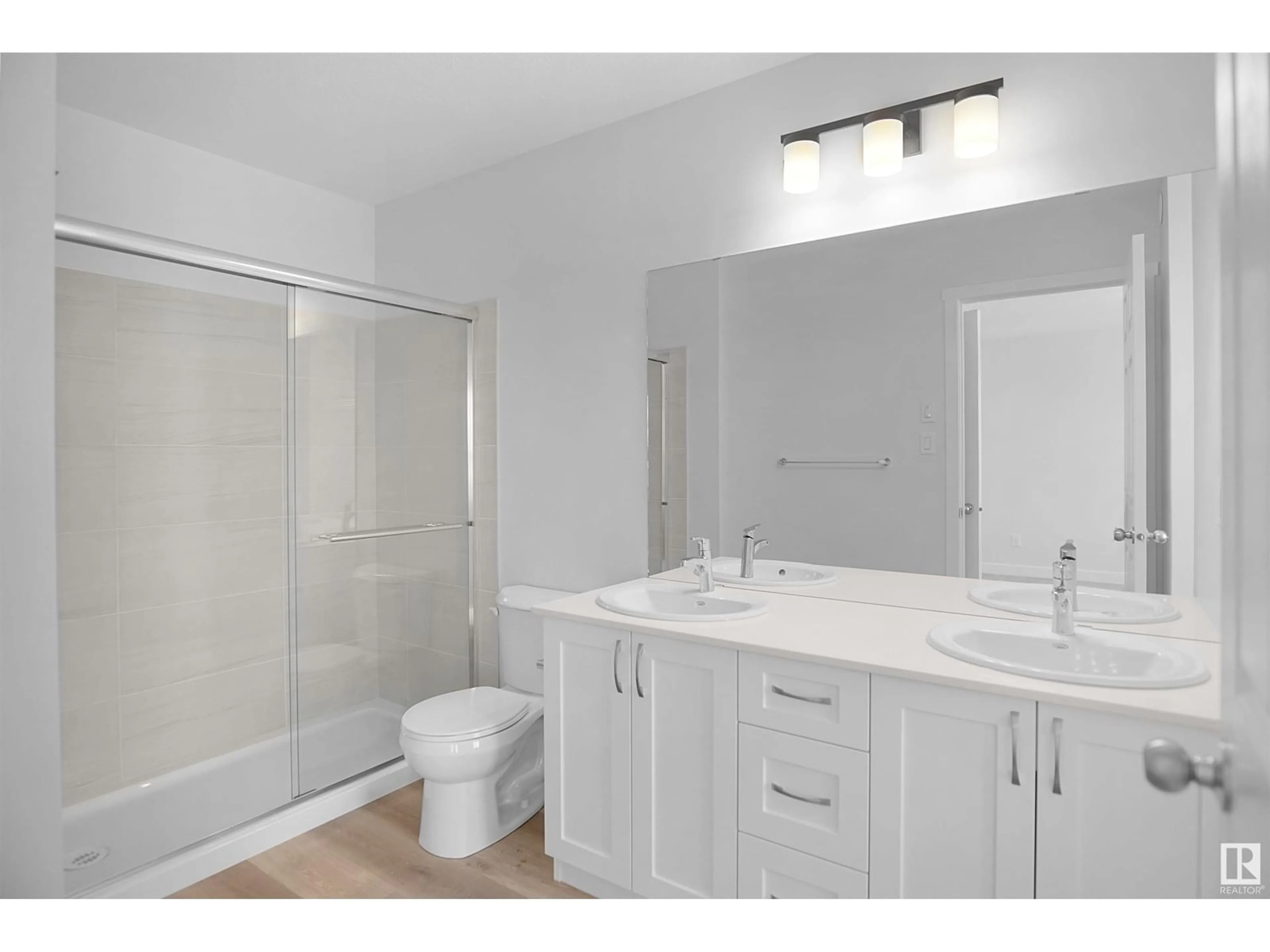 Standard bathroom, unknown for 17651 49 ST NW, Edmonton Alberta T5Y4B7