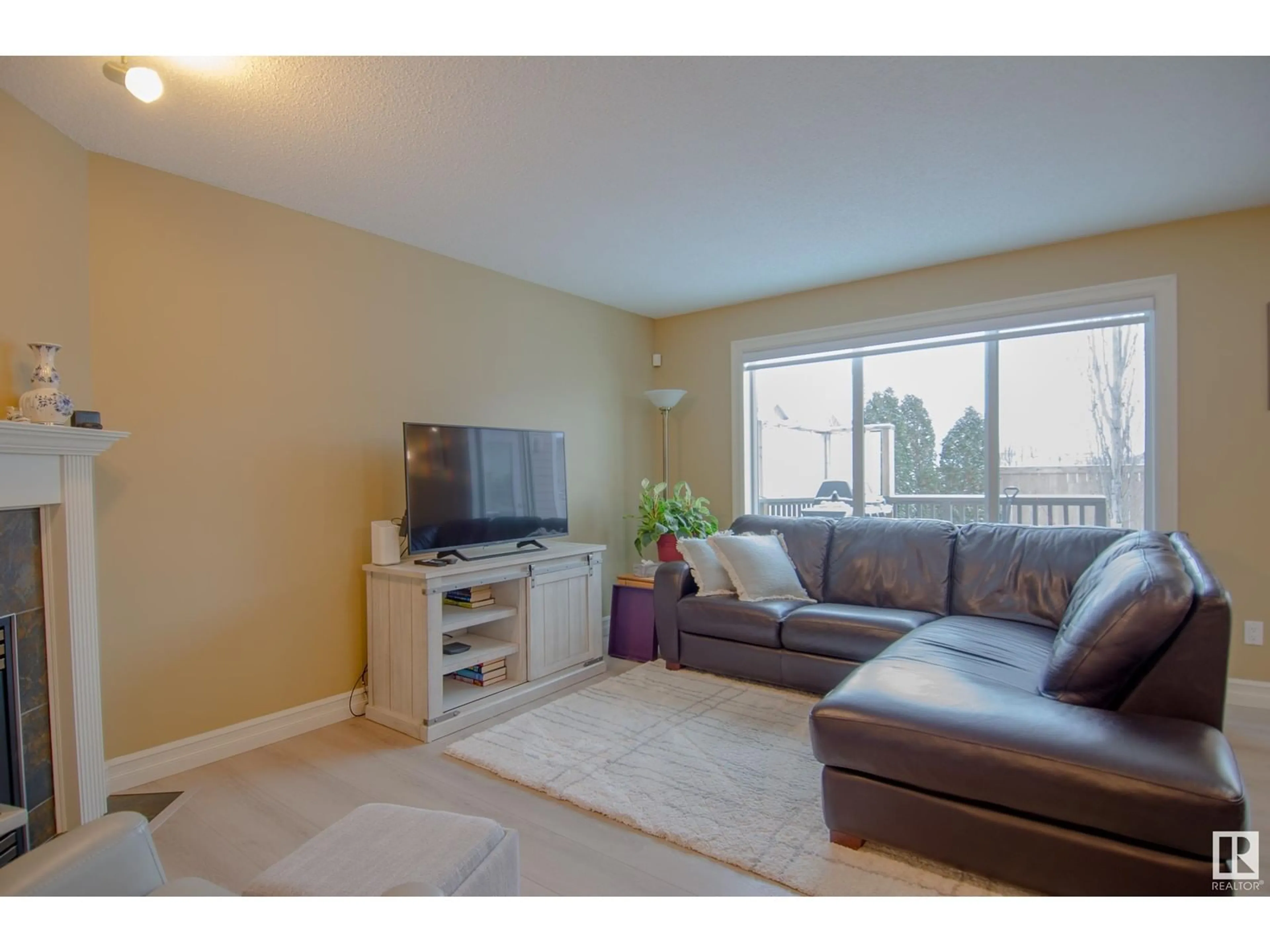 Living room, wood floors for 16724 119 ST NW, Edmonton Alberta T5X0B3