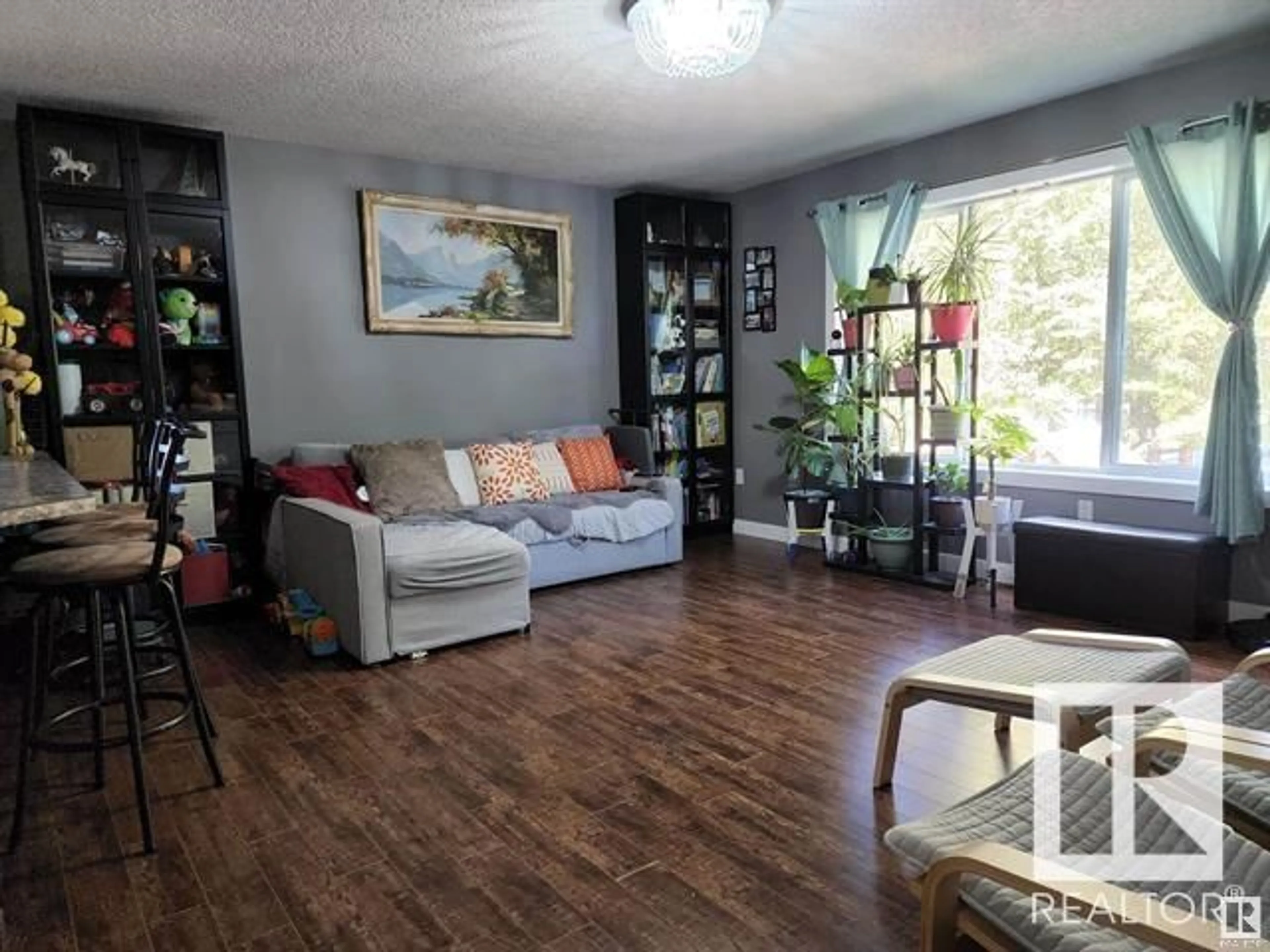 Living room, wood floors for 4908 50 ST, Peers Alberta T0E1W0