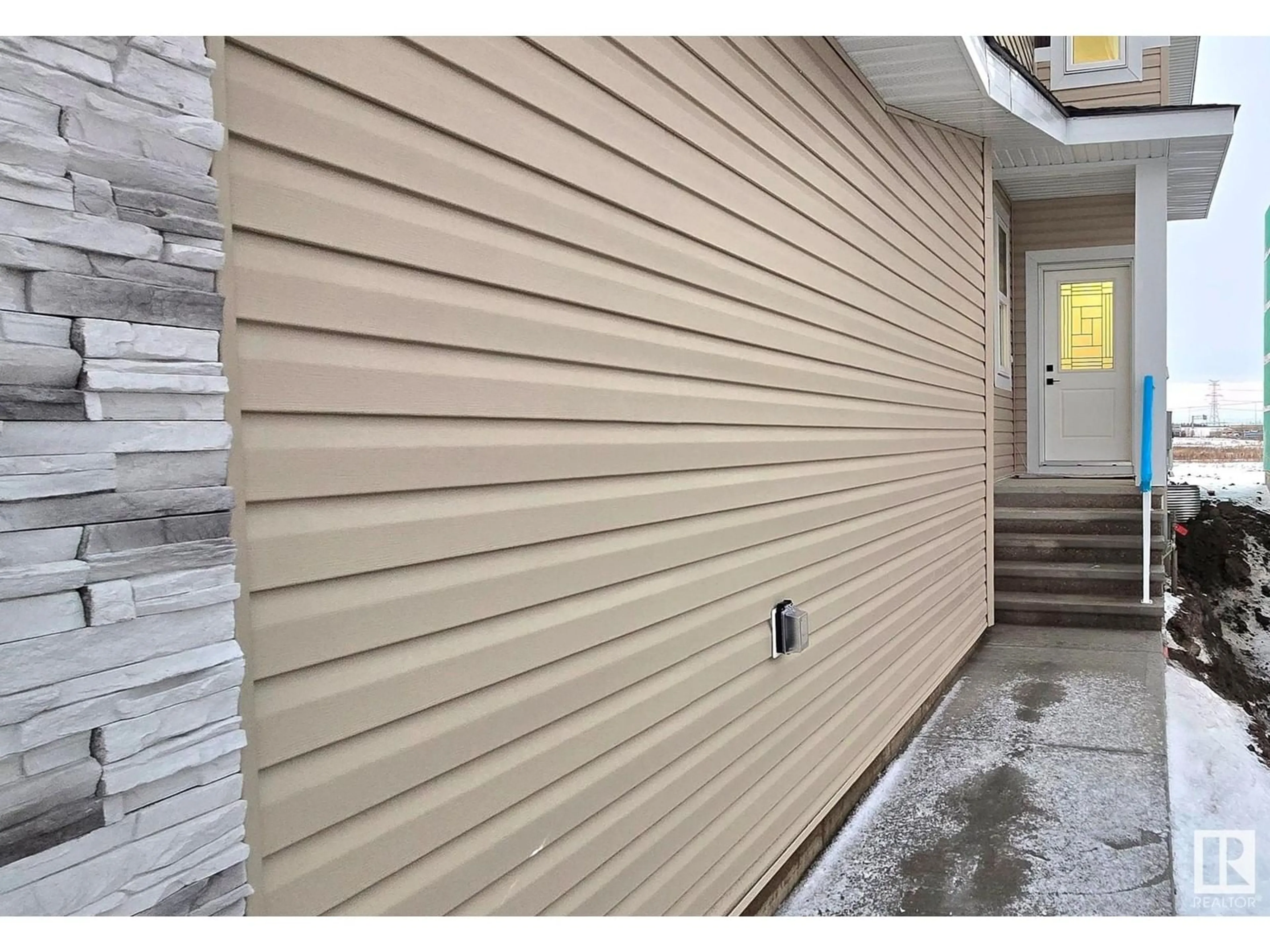 Indoor garage, cement floor for 1916 155 AV NW, Edmonton Alberta T5Y4H8