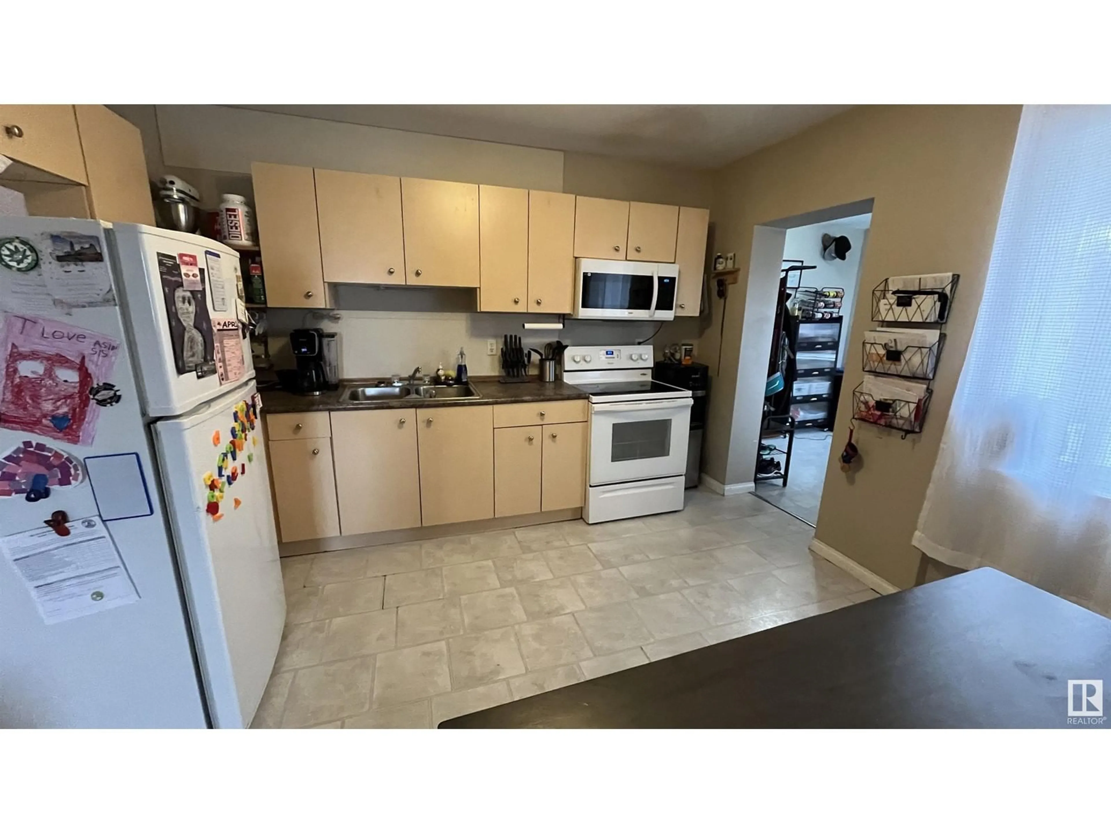 Standard kitchen, unknown for 5108 50 ST, Bonnyville Town Alberta T9N0A6