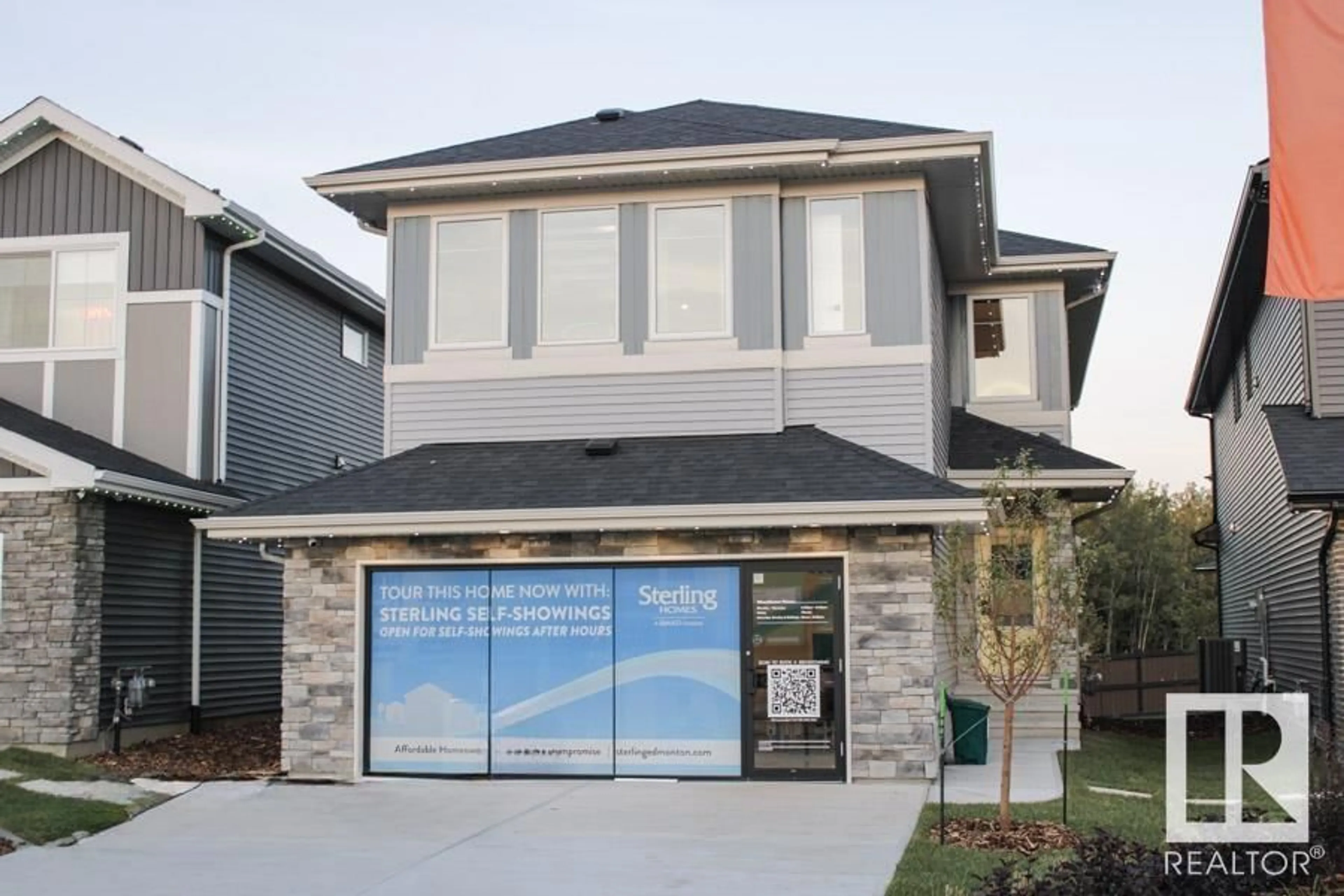 Home with vinyl exterior material, street for 20 Meadowbrook WY, Spruce Grove Alberta T7X0T8