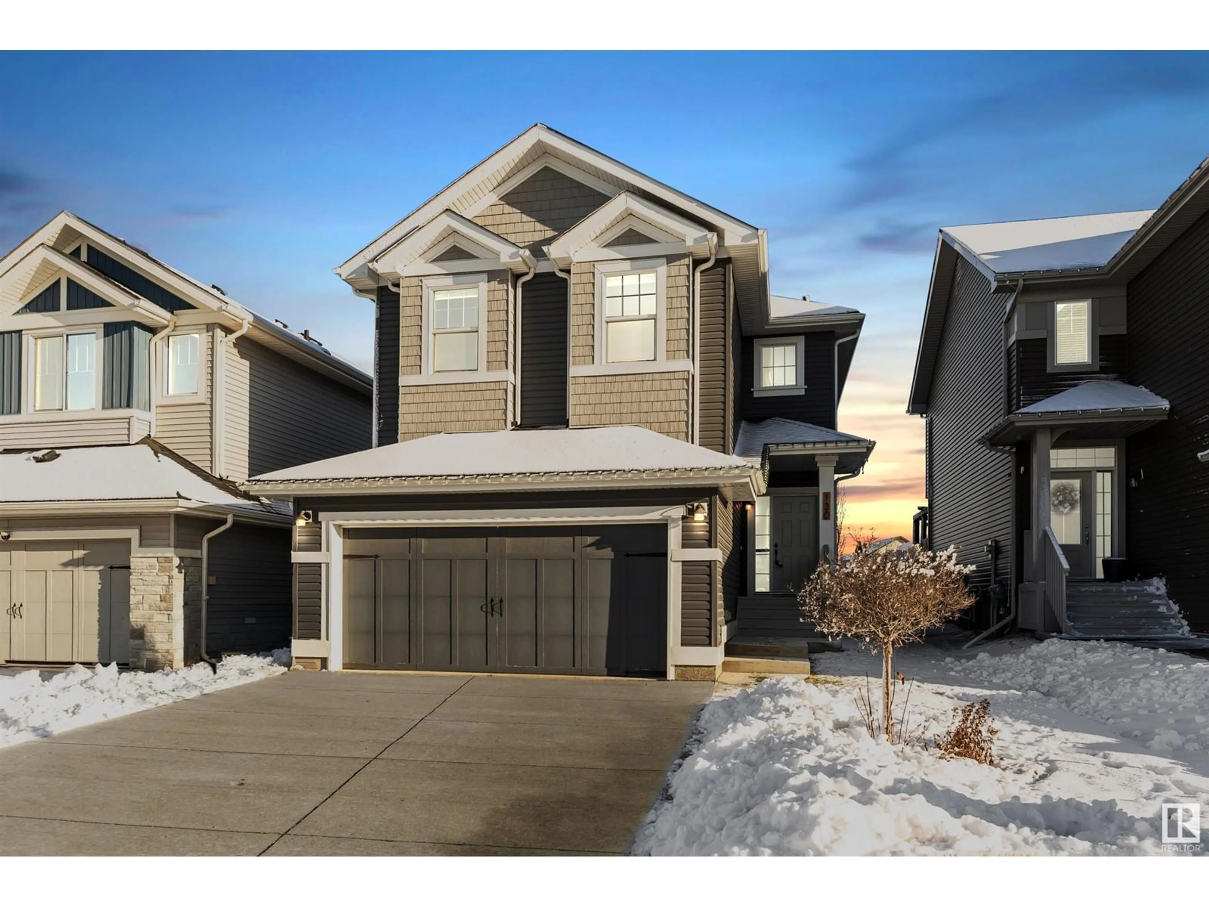 Home with vinyl exterior material, street for 130 AMBLESIDE WY, Sherwood Park Alberta T8H1A6