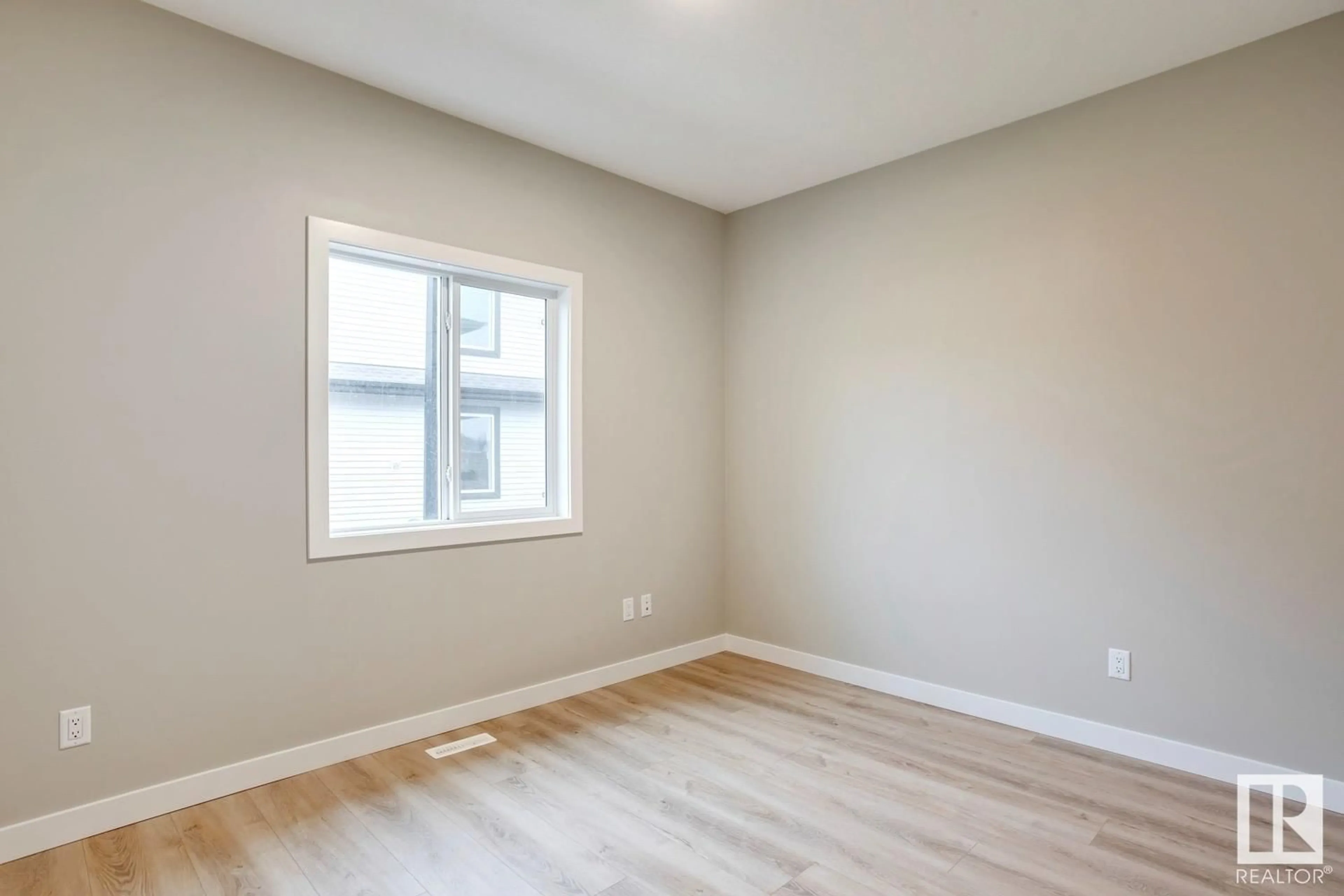 A pic of a room for 668 Kinglet BV NW, Edmonton Alberta T5S0S8