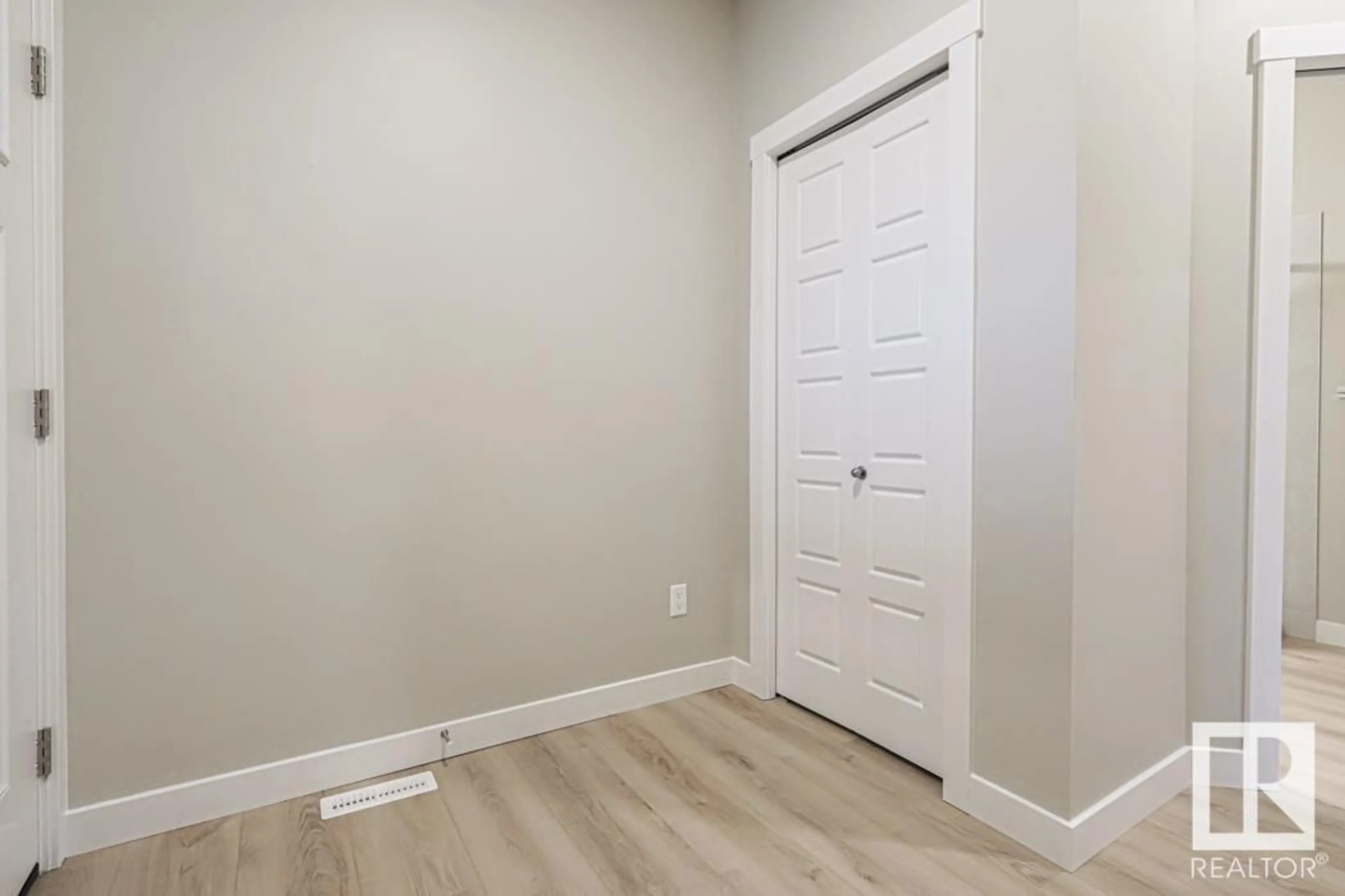 A pic of a room for 17505 62A ST NW, Edmonton Alberta T5Y3P2