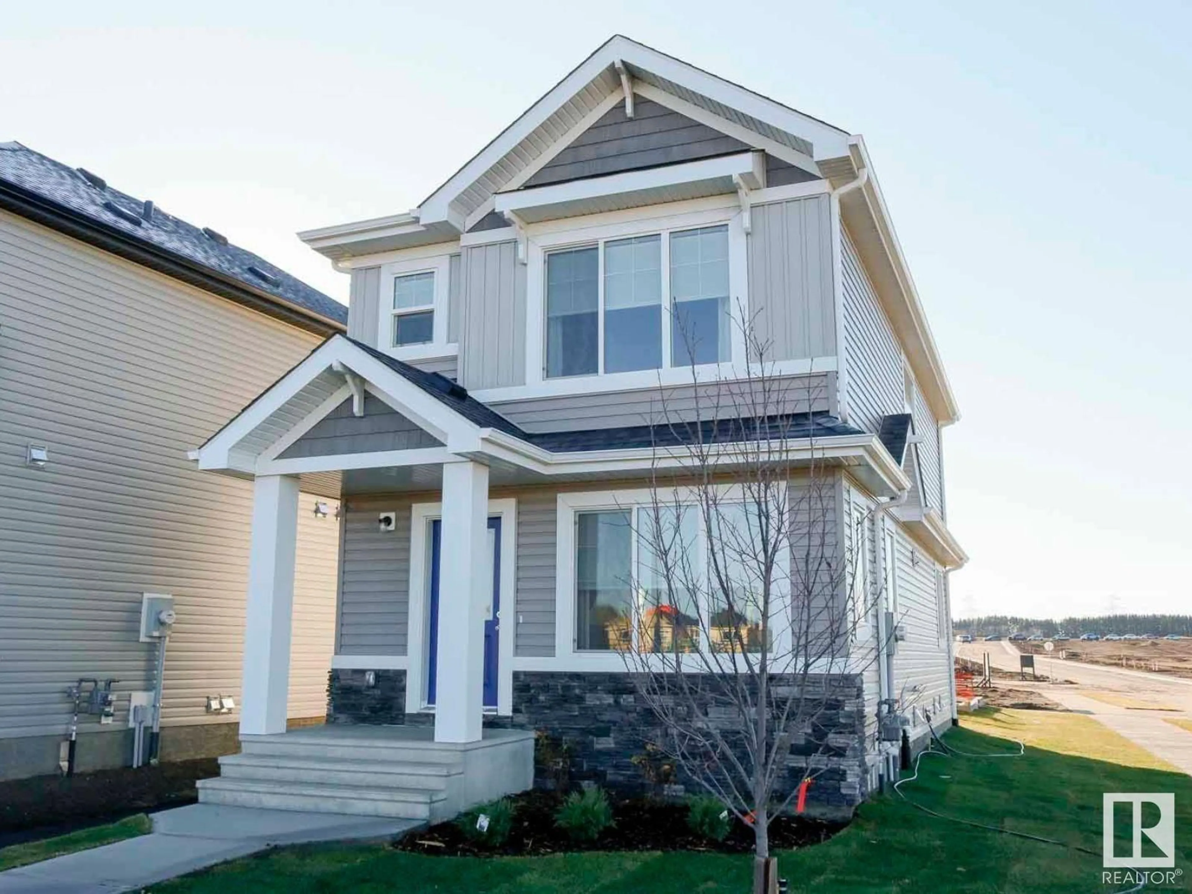 Home with vinyl exterior material, street for 181 Sunland WY, Sherwood Park Alberta T8H0S6