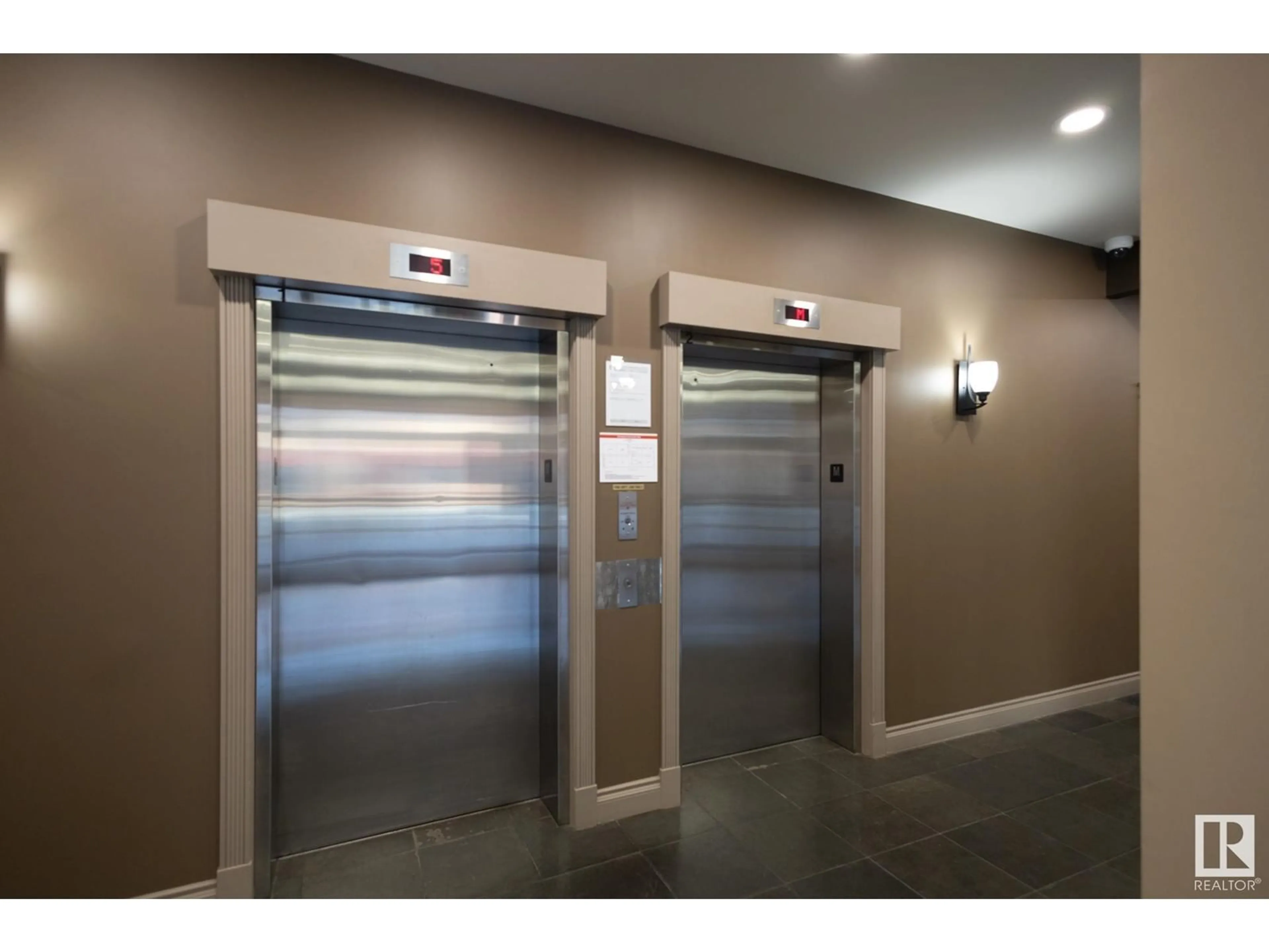 Indoor foyer for #1501 10303 105 ST NW, Edmonton Alberta T5J5G3