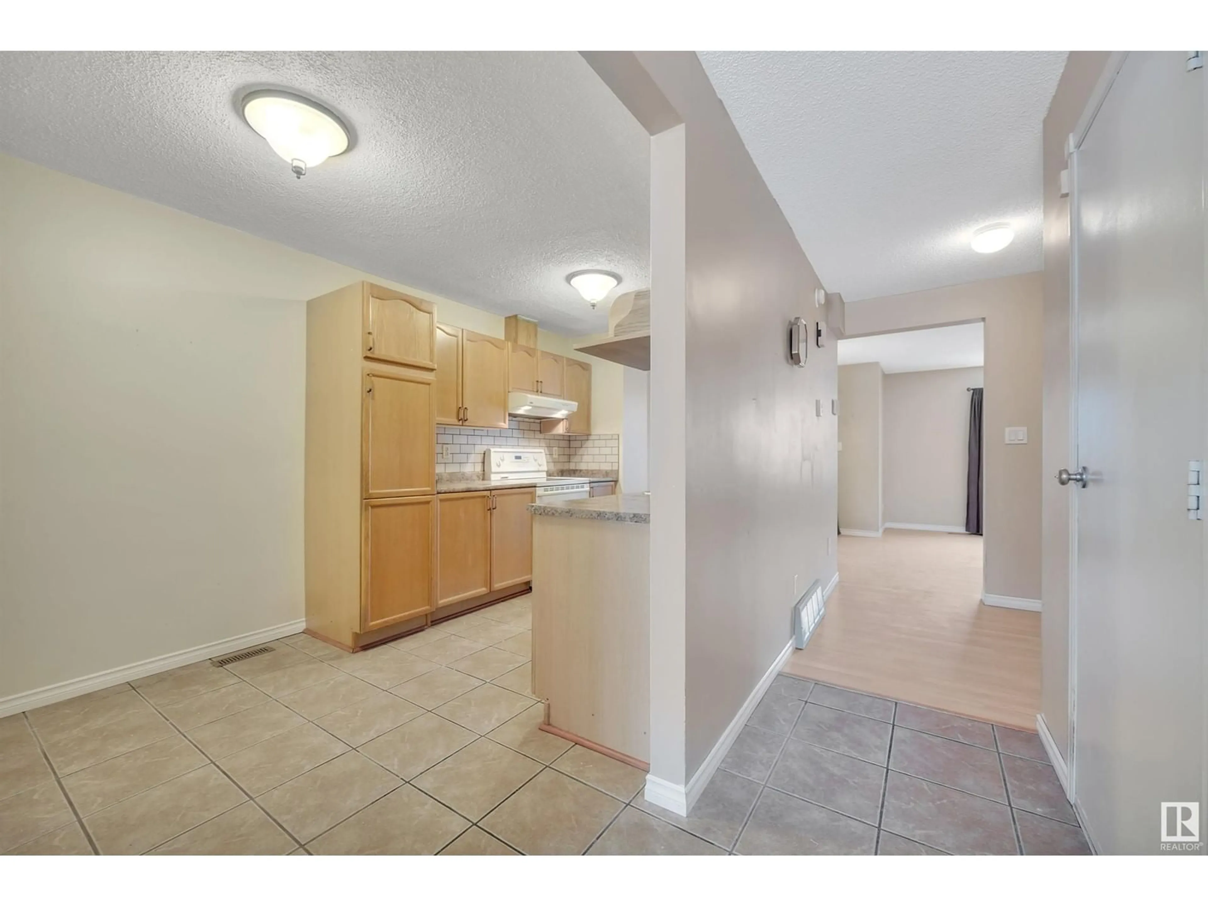 Standard kitchen, unknown for #25 14717 34 ST NW, Edmonton Alberta T5Y2L3