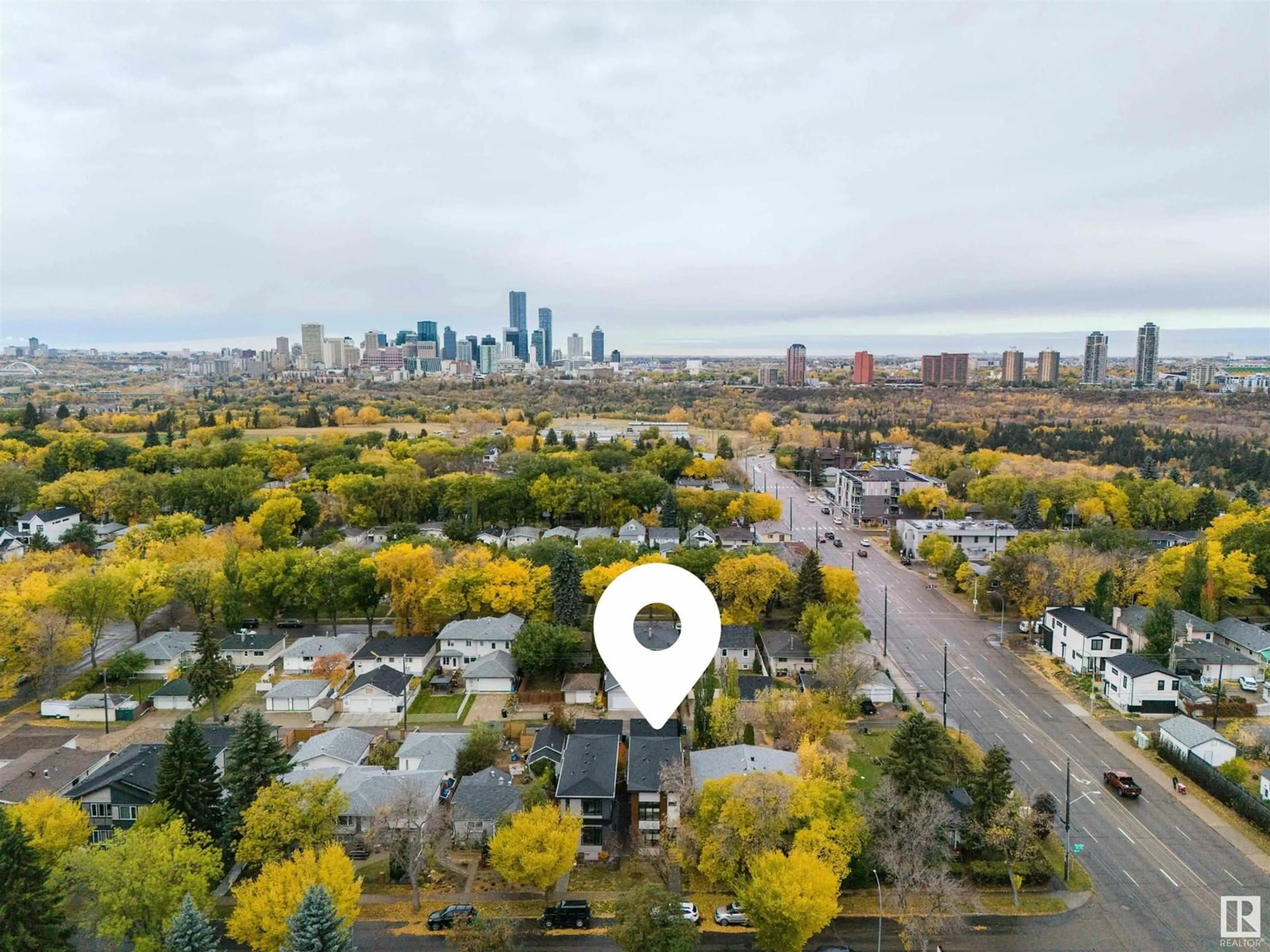 A pic from outside/outdoor area/front of a property/back of a property/a pic from drone, city buildings view from balcony for 10530 80 ST NW, Edmonton Alberta T6A3J7