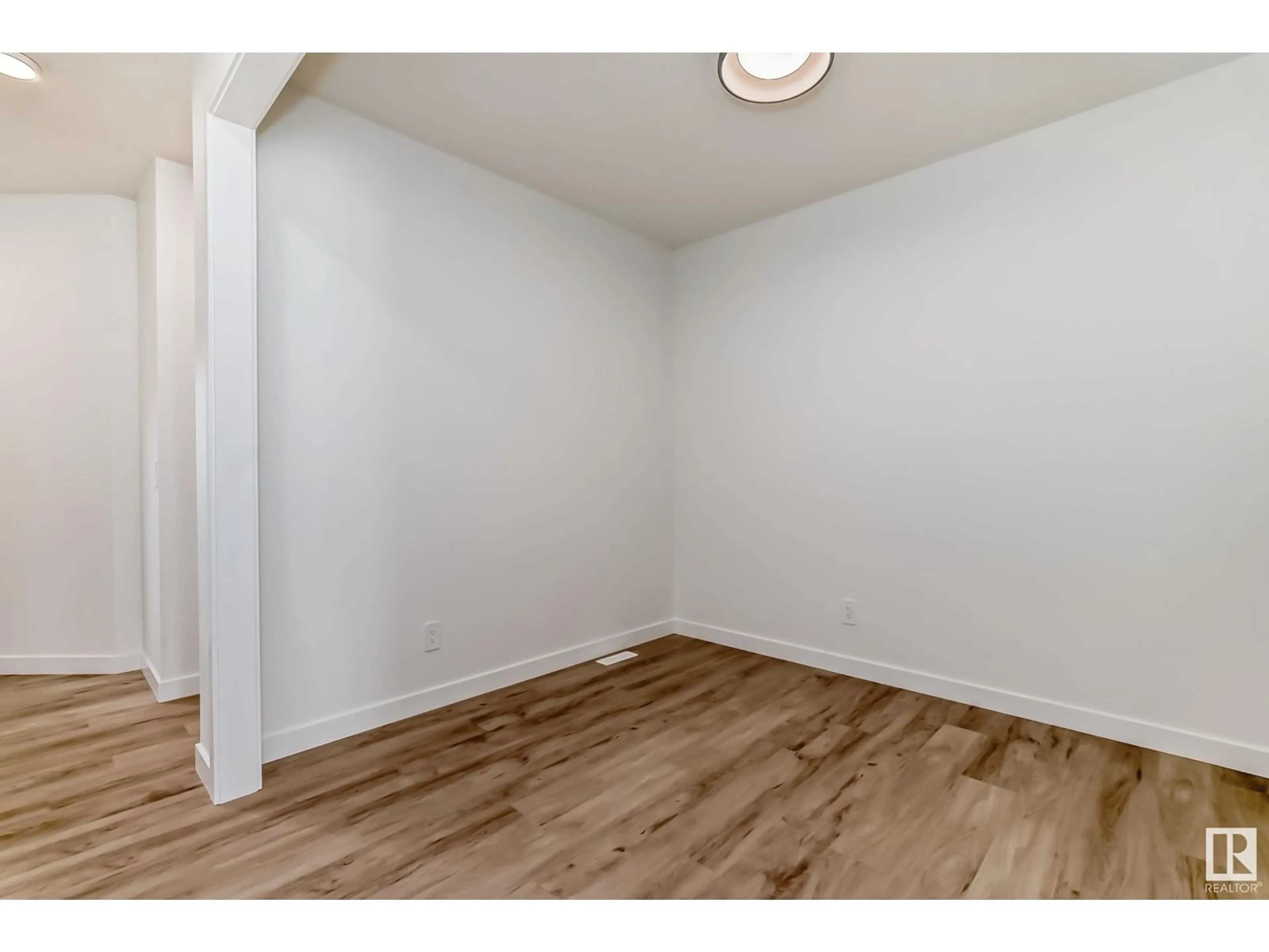 A pic of a room for 5411 KOOTOOK RD SW, Edmonton Alberta T6W5J3