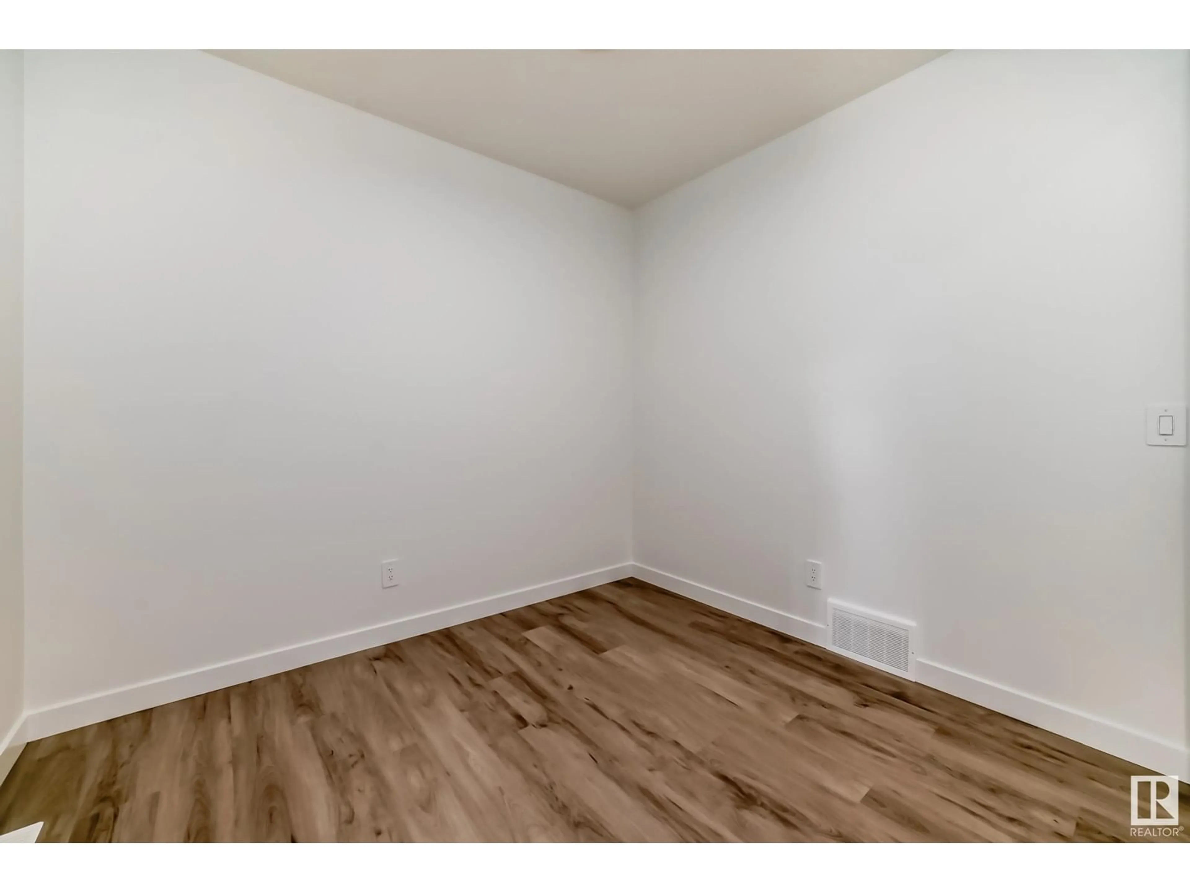 A pic of a room for 5411 KOOTOOK RD SW, Edmonton Alberta T6W5J3