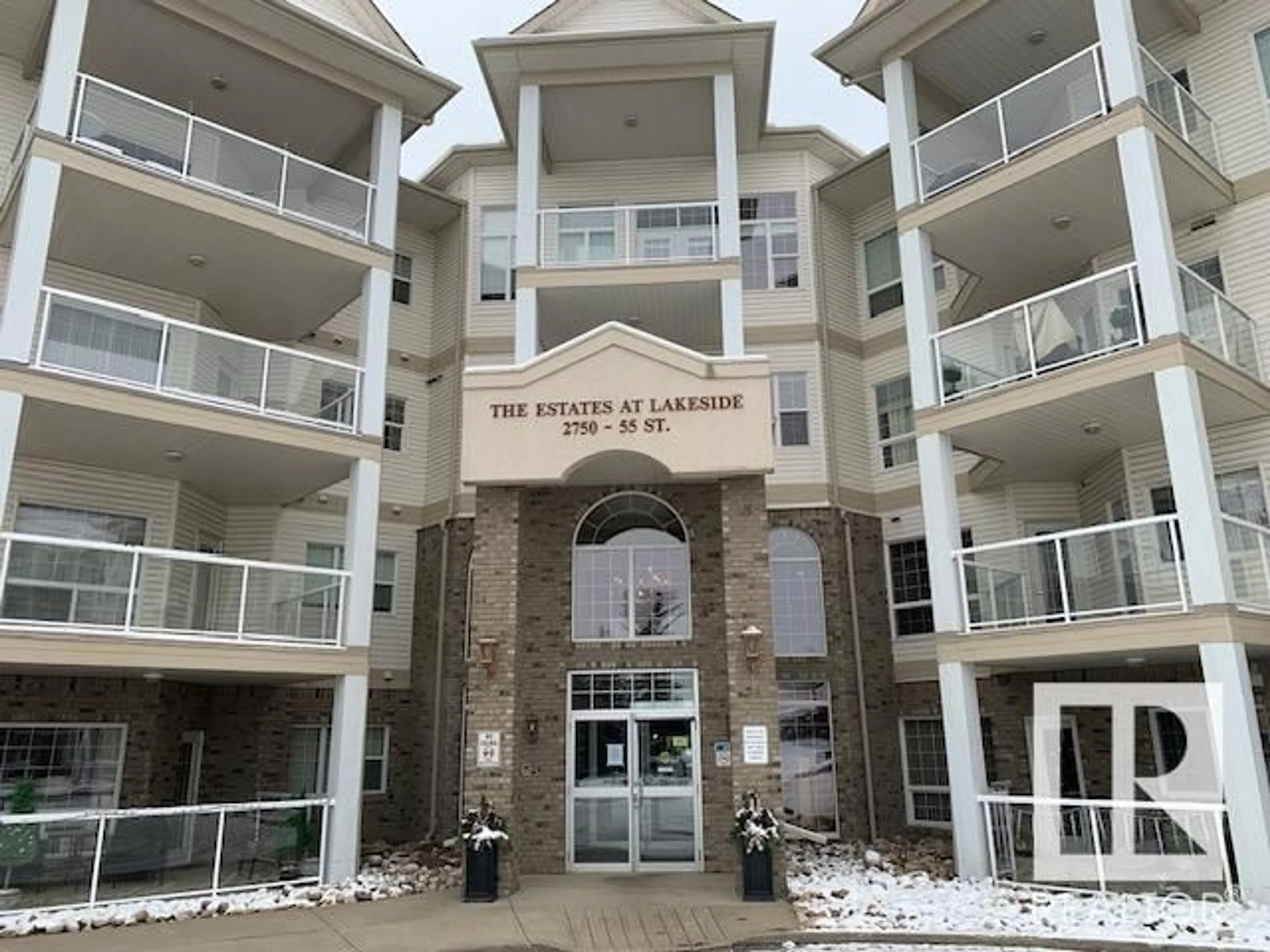 Indoor foyer for #171 2750 55 ST NW, Edmonton Alberta T5L7H5