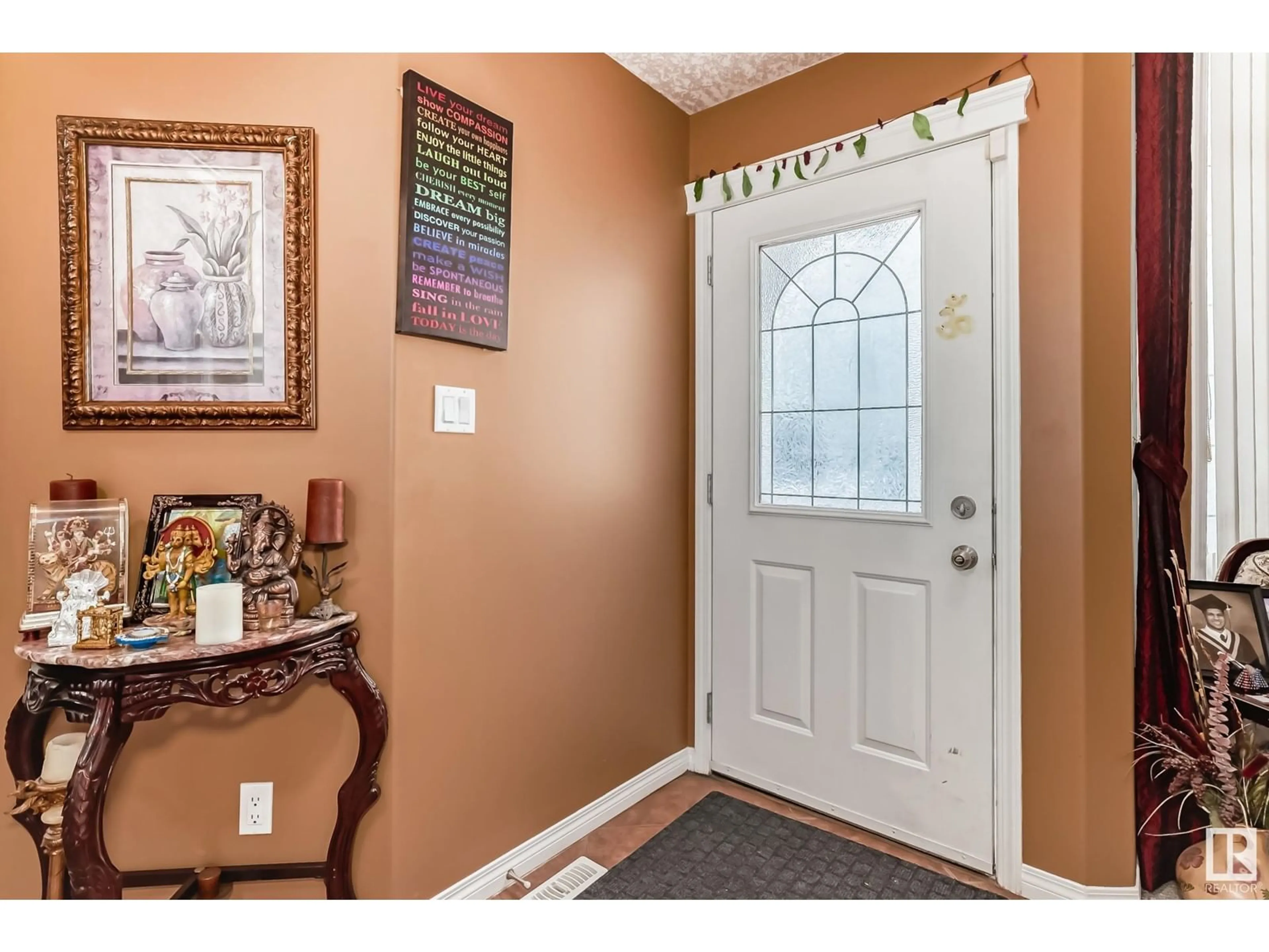 Indoor entryway for 6344 166 AV NW, Edmonton Alberta T5Y3M9