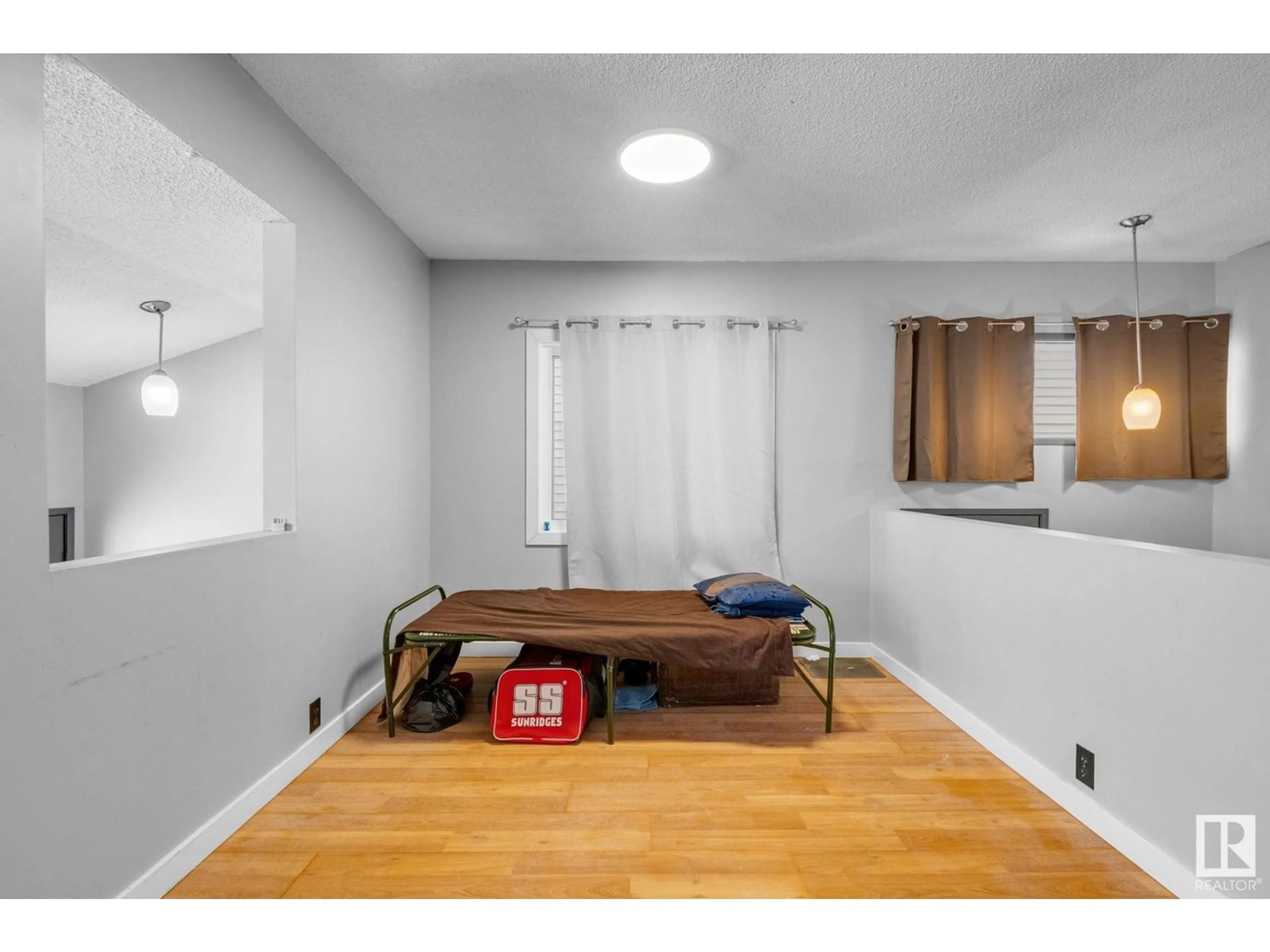 A pic of a room for 2111 53 ST NW, Edmonton Alberta T6L4T8