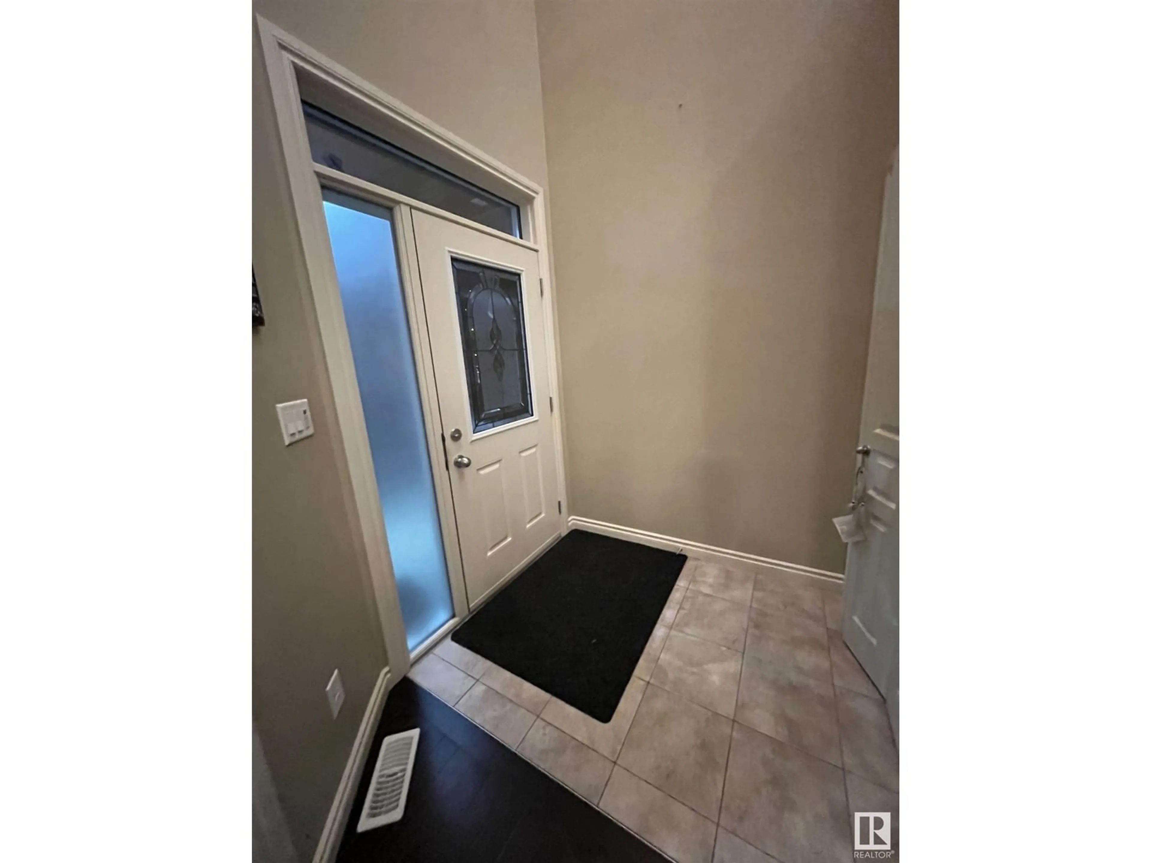 Indoor entryway for 4010 CHARLES PL SW SW, Edmonton Alberta T6W0Z3