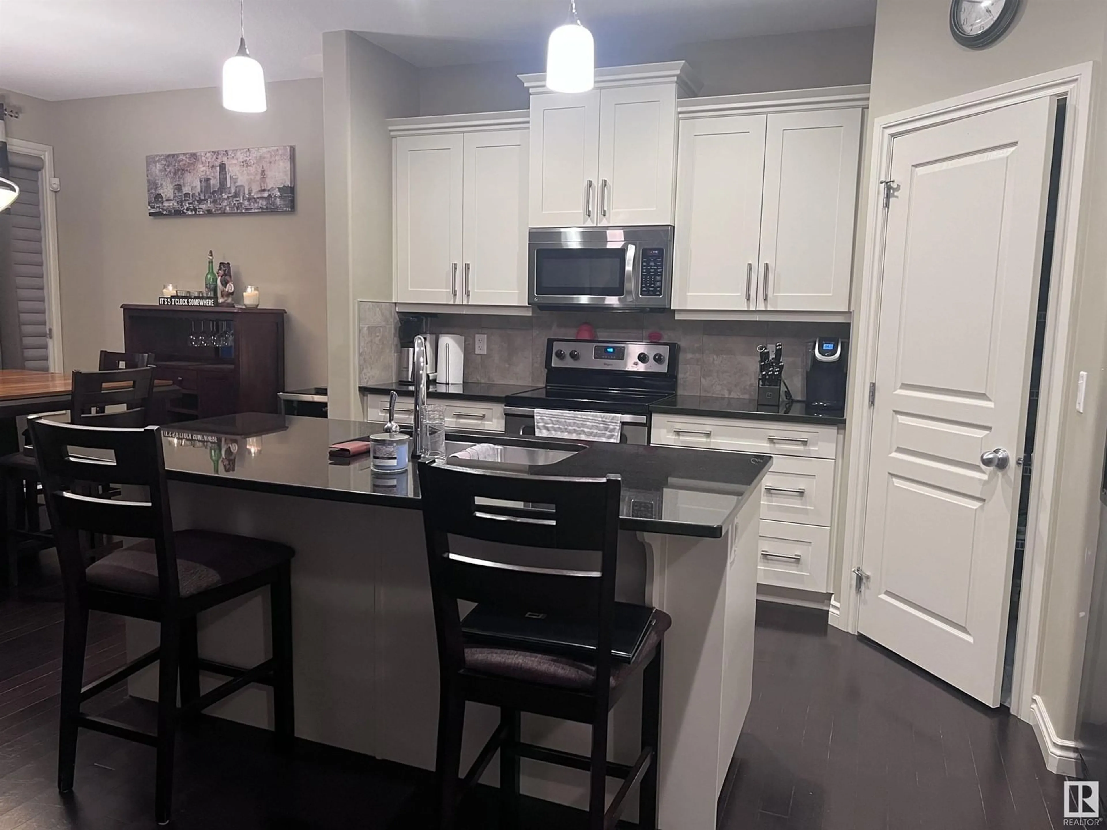 Open concept kitchen, ceramic/tile floor for 4010 CHARLES PL SW SW, Edmonton Alberta T6W0Z3