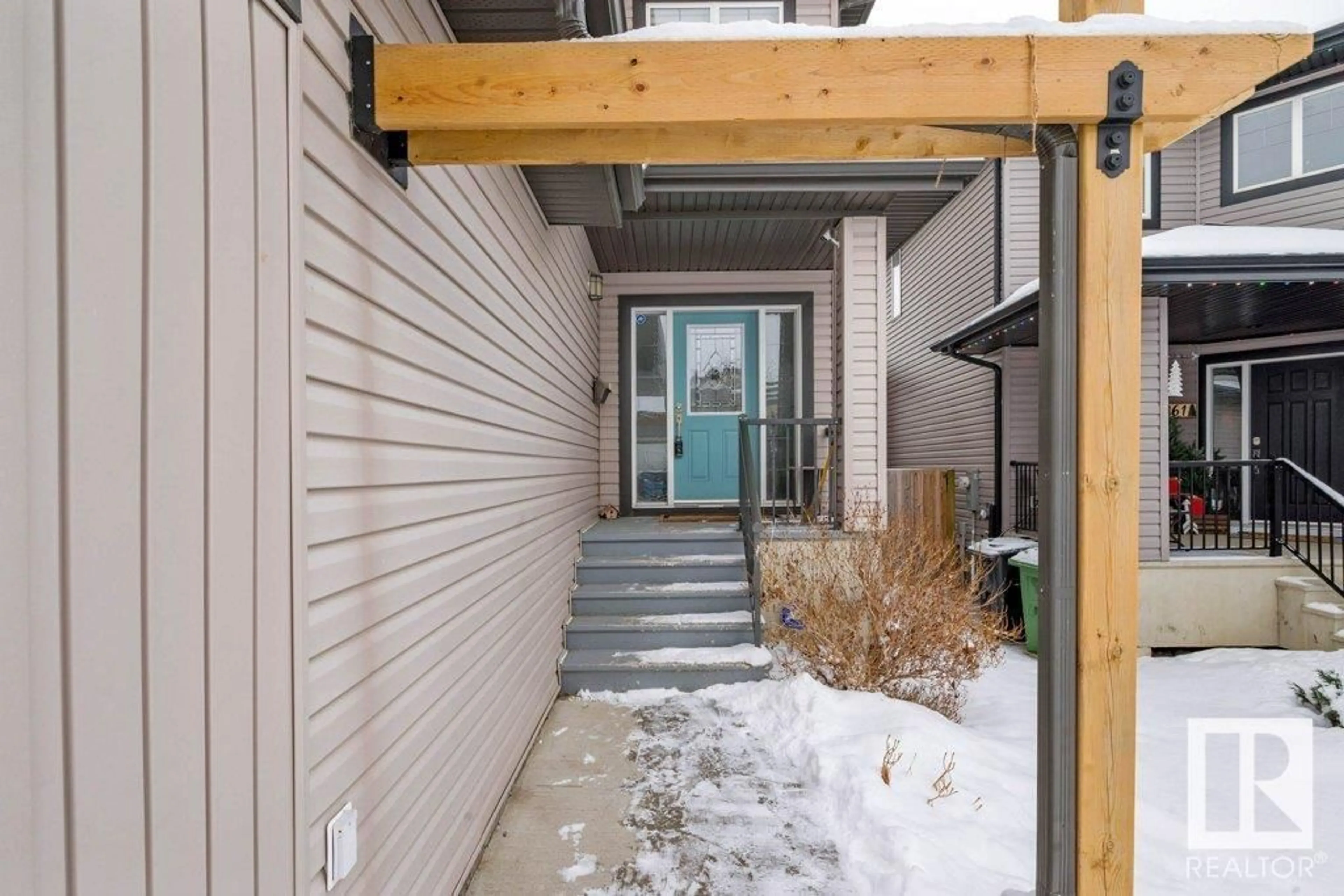 Indoor entryway for 65 CARAGANA WY, Fort Saskatchewan Alberta T8L0H4