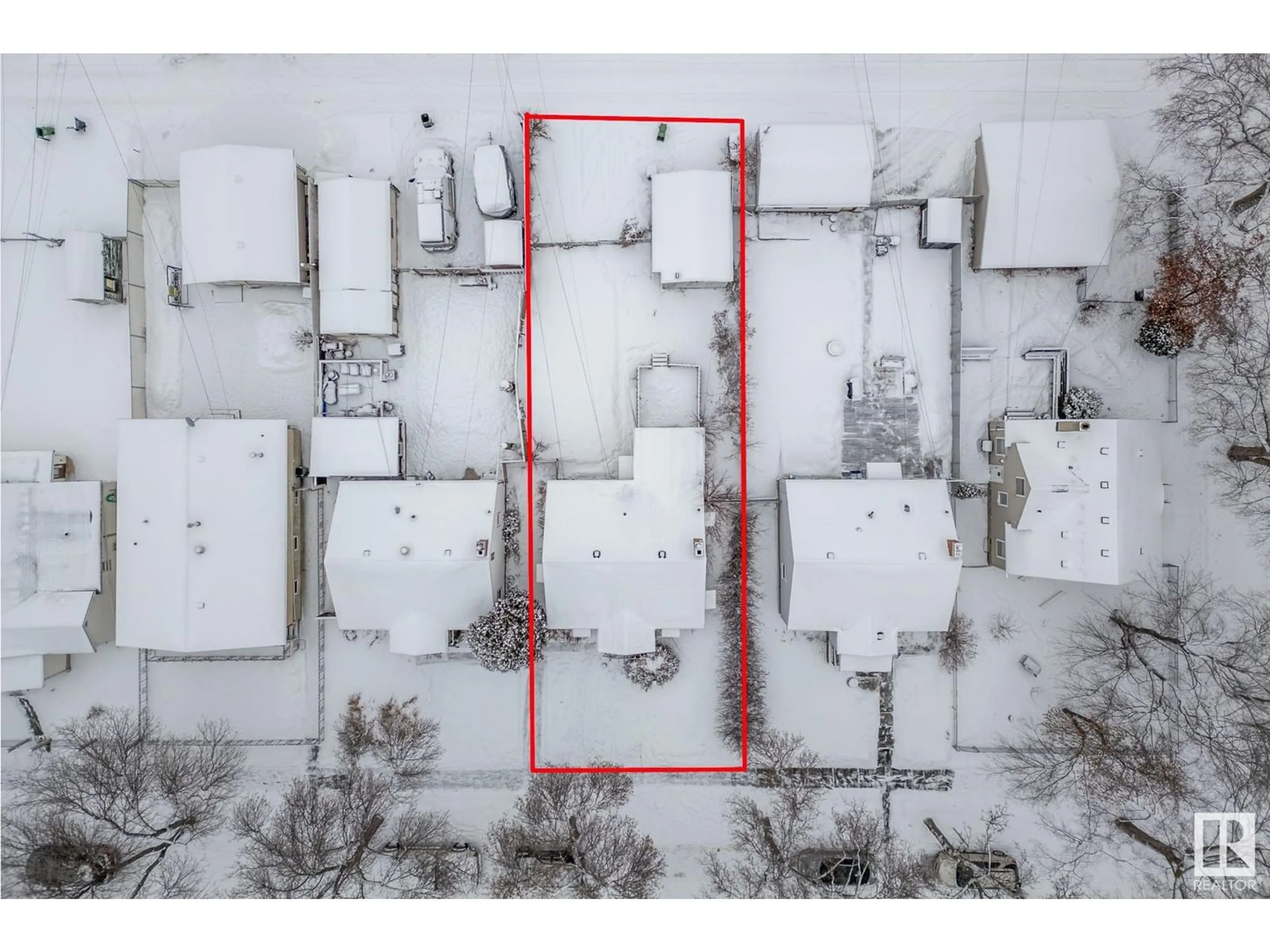 A pic from outside/outdoor area/front of a property/back of a property/a pic from drone, building for 11611 87 ST NW, Edmonton Alberta T5B3M6