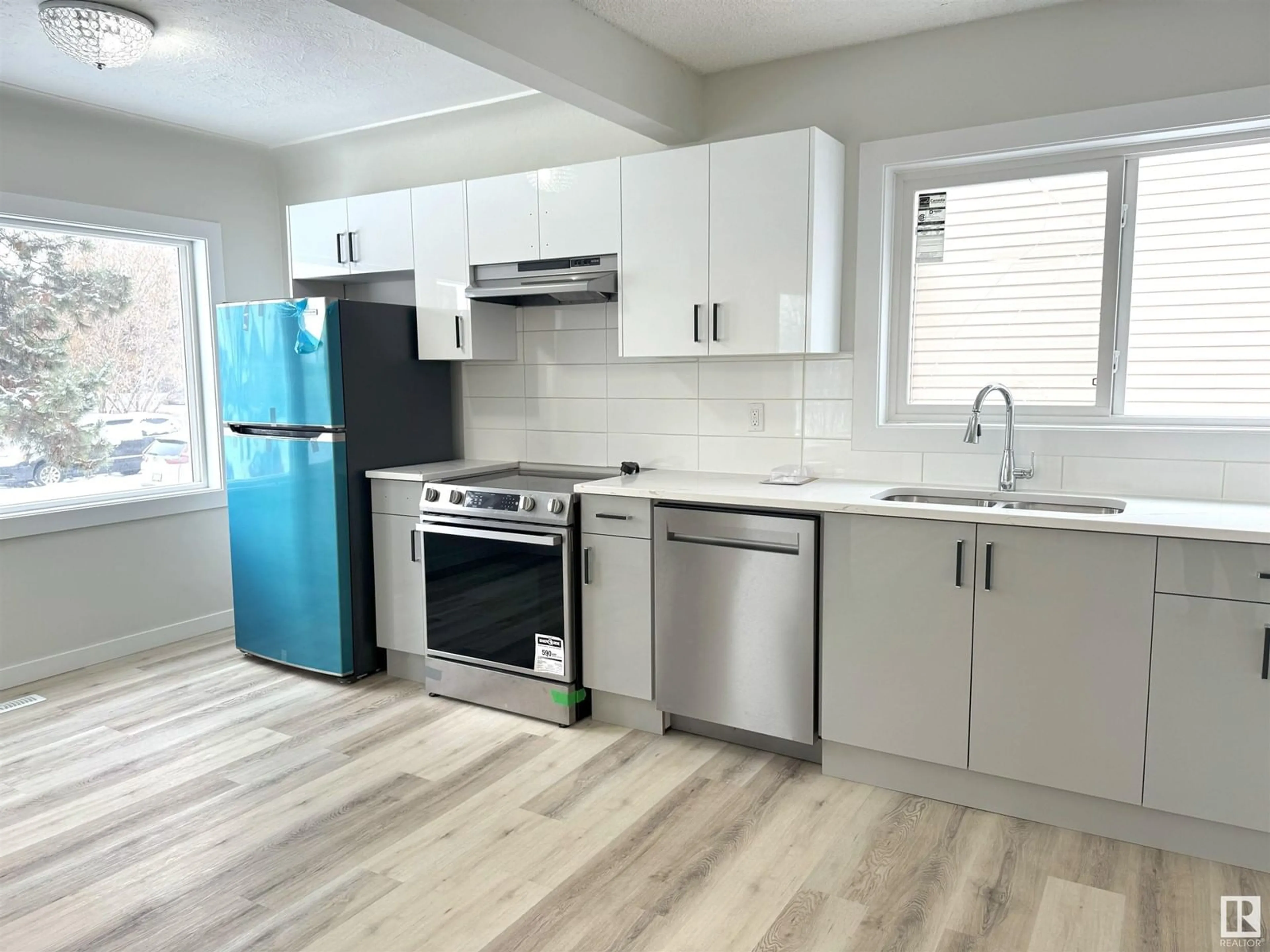 Standard kitchen, unknown for 7424 81 AV NW, Edmonton Alberta T6B0E2