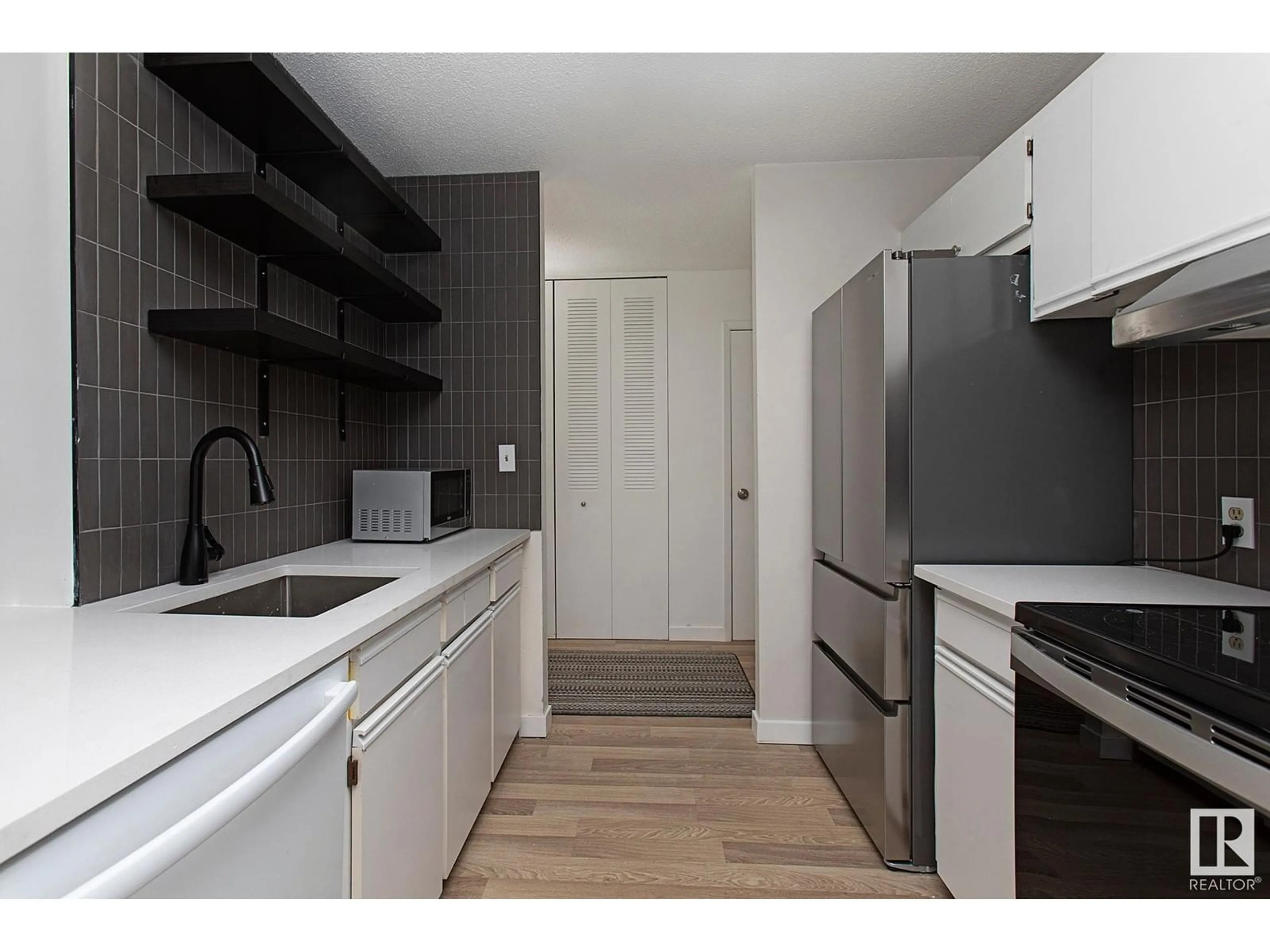 Standard kitchen, wood/laminate floor for #307 11307 99 AV NW, Edmonton Alberta T5K0H2