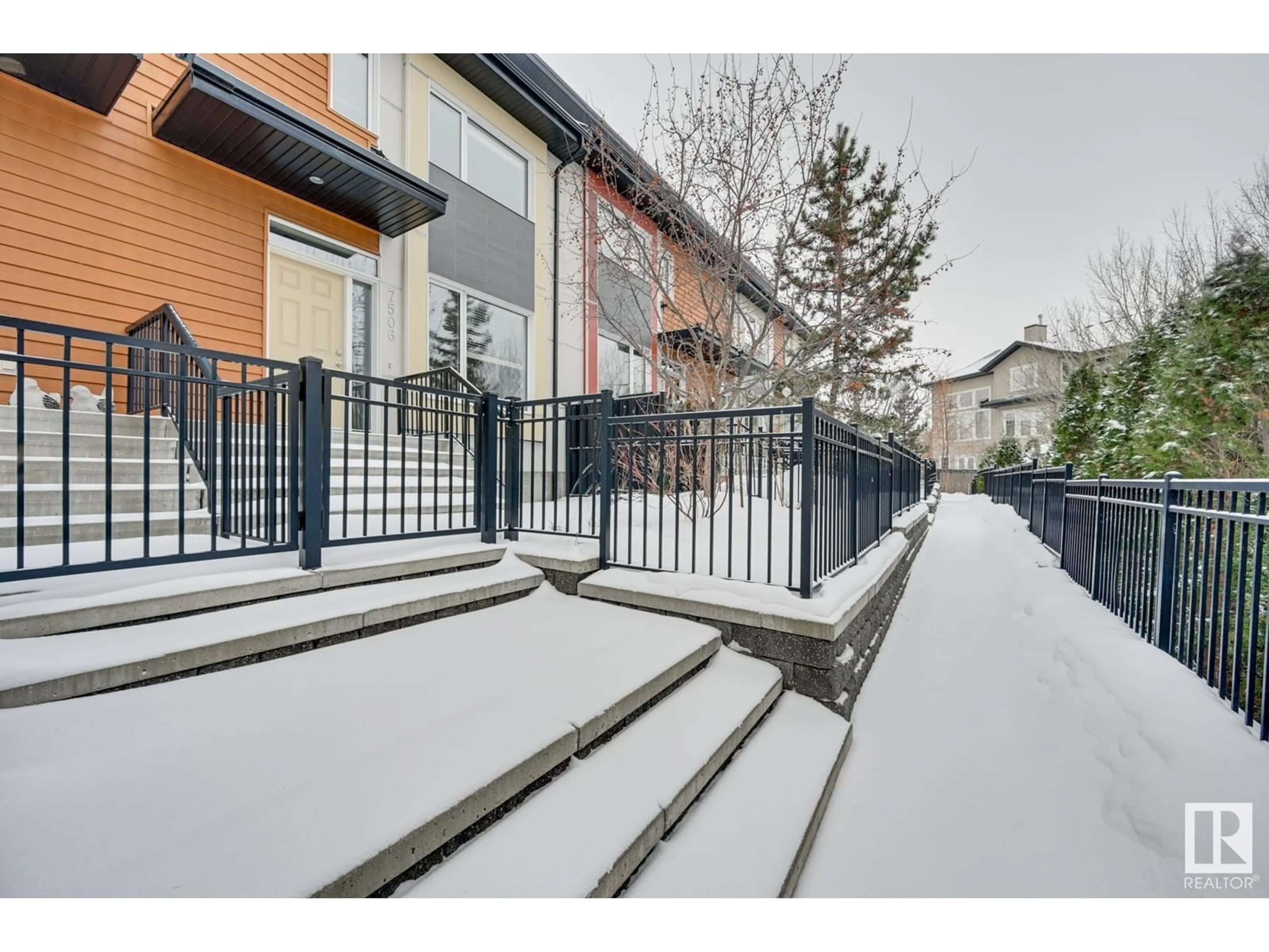 Patio, street for 7506 MAY CM NW, Edmonton Alberta T6R0G9