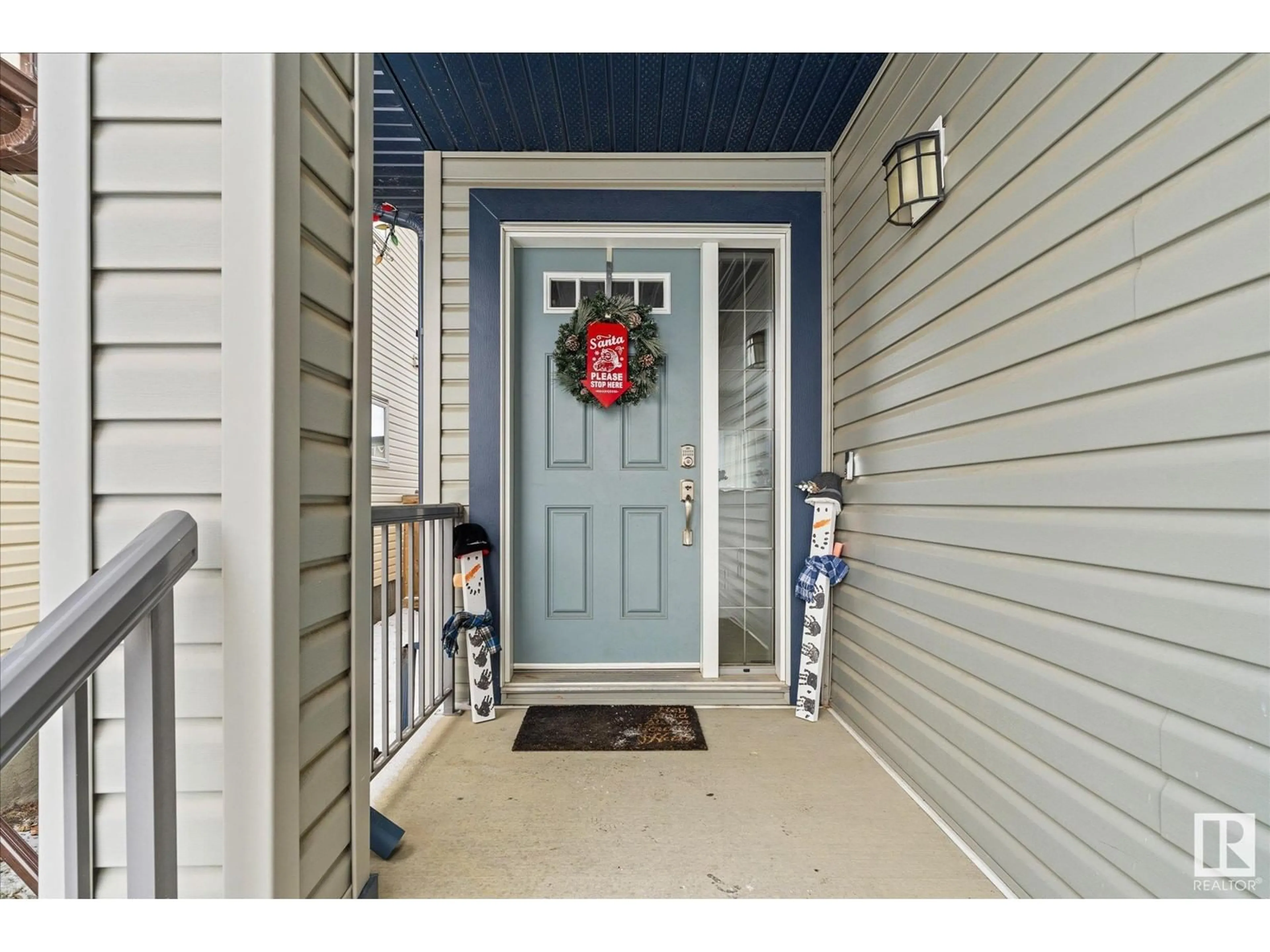 Indoor entryway for 176 HENDERSON LI, Spruce Grove Alberta T7X0C7