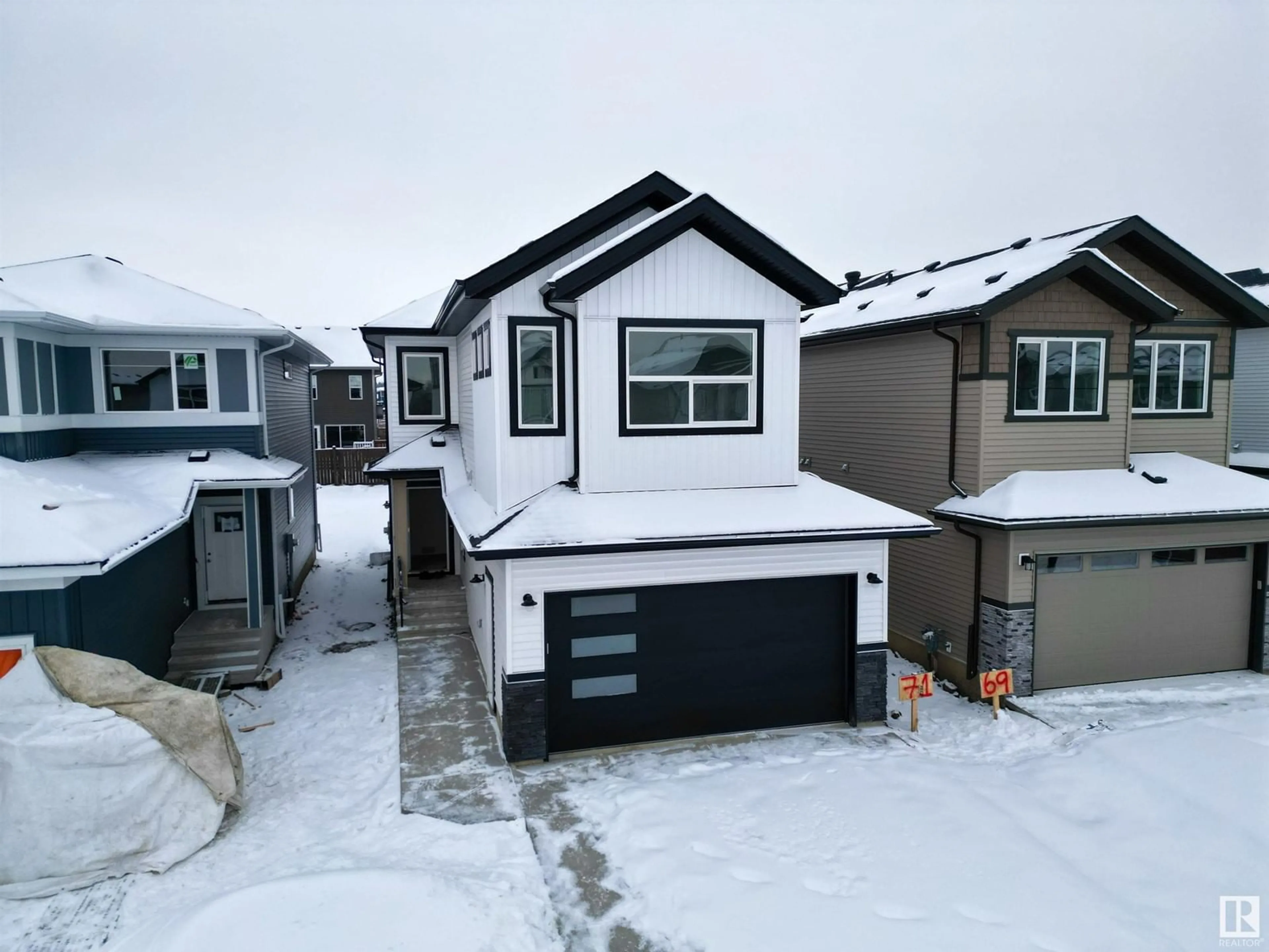 A pic from outside/outdoor area/front of a property/back of a property/a pic from drone, street for 71 PENN PL, Spruce Grove Alberta T7X2W7