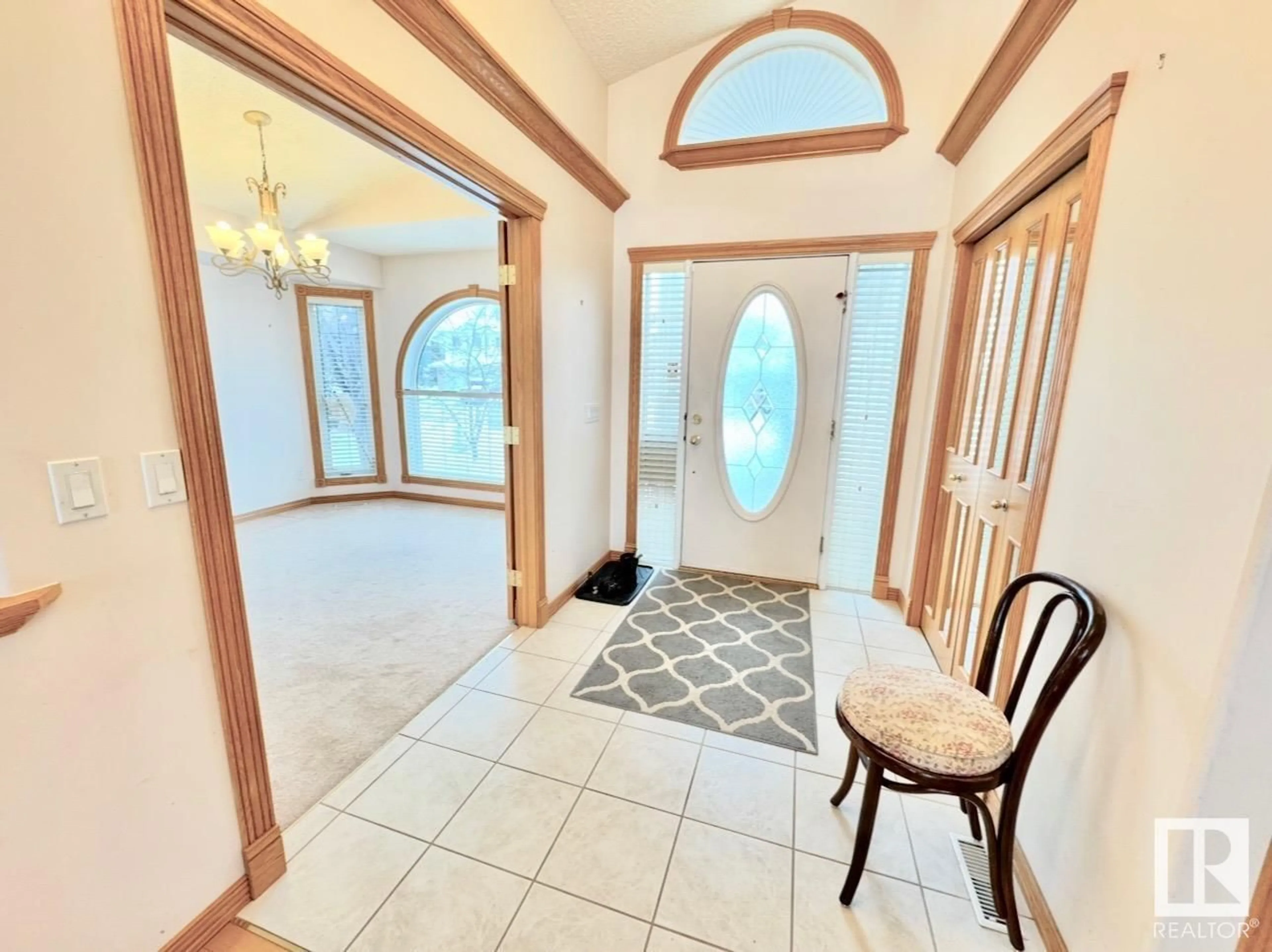 Indoor entryway for 16203 89 ST NW, Edmonton Alberta T5Z3M3