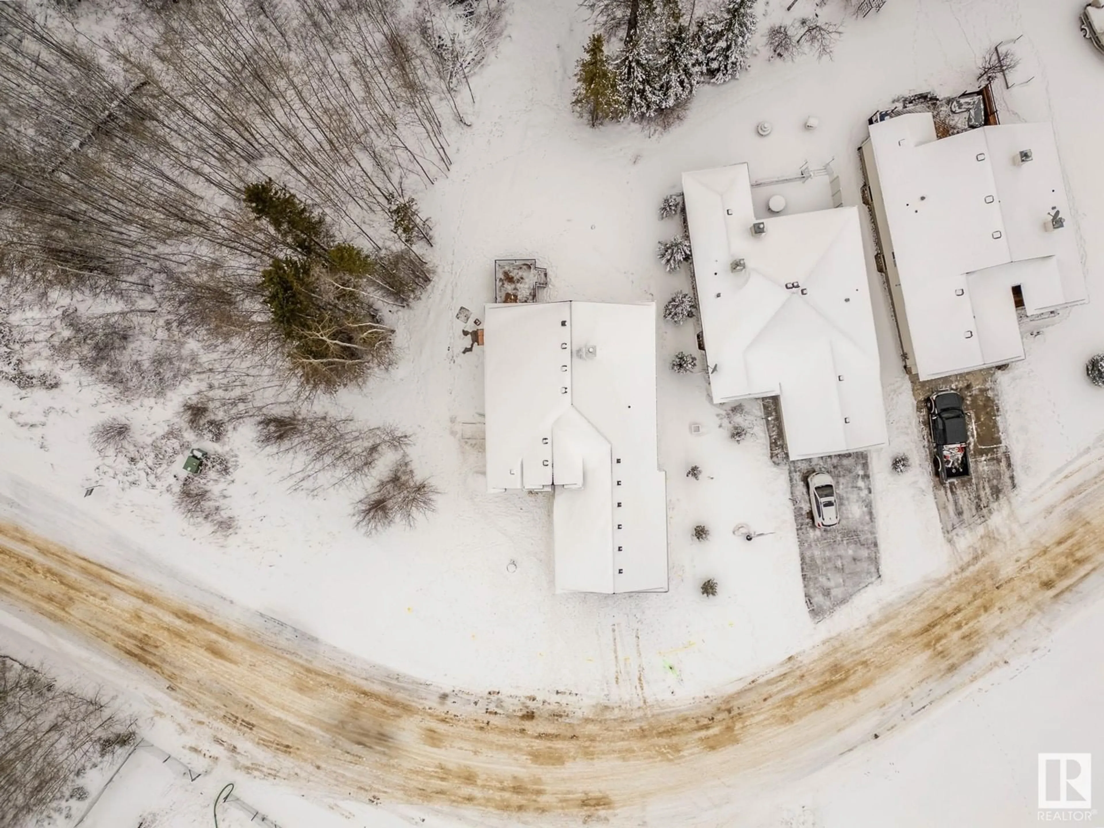 A pic from outside/outdoor area/front of a property/back of a property/a pic from drone, street for 114 HERON POINT CL, Rural Wetaskiwin County Alberta T0C2V0