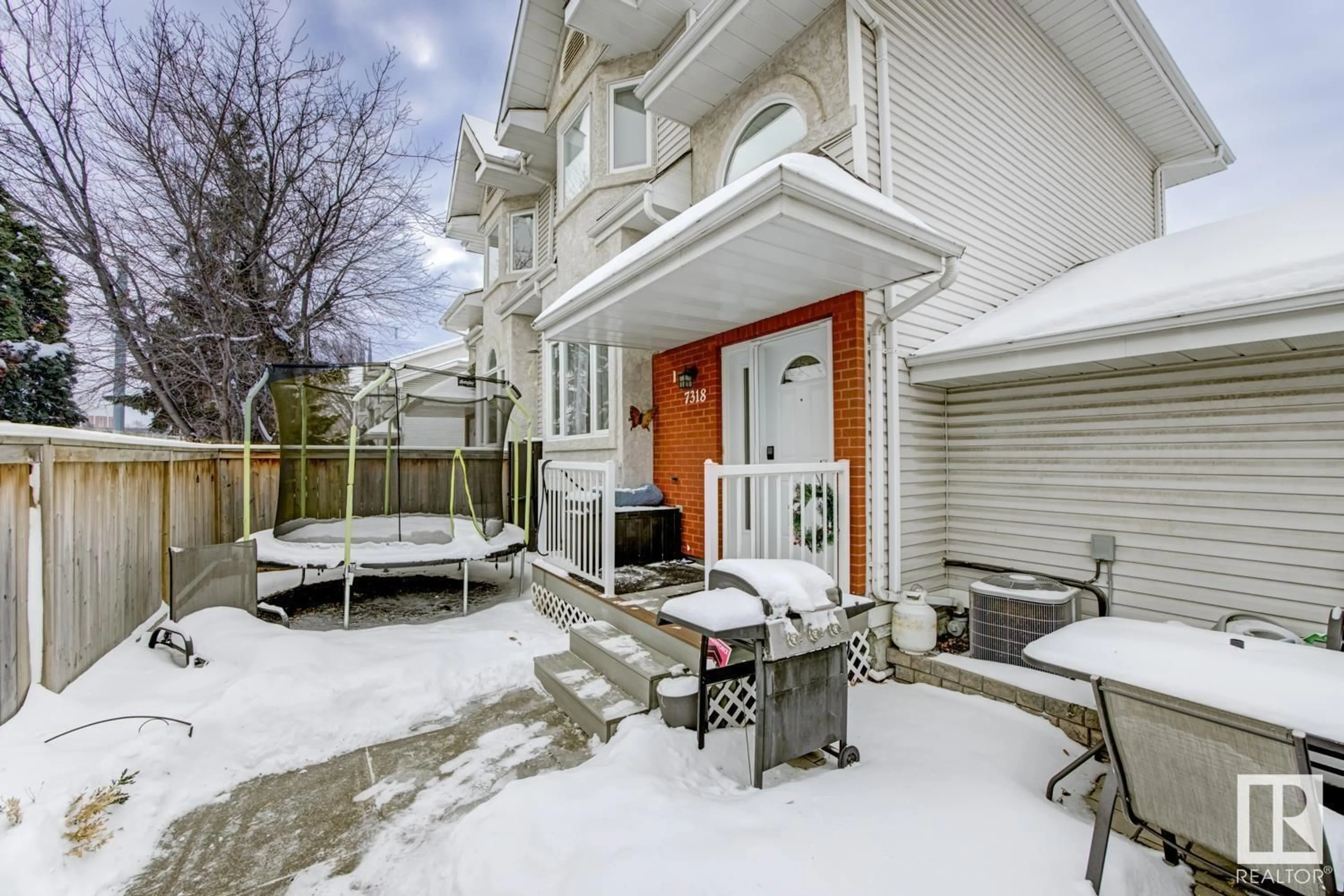 Patio, street for 7318 109 ST NW, Edmonton Alberta T6G2T6