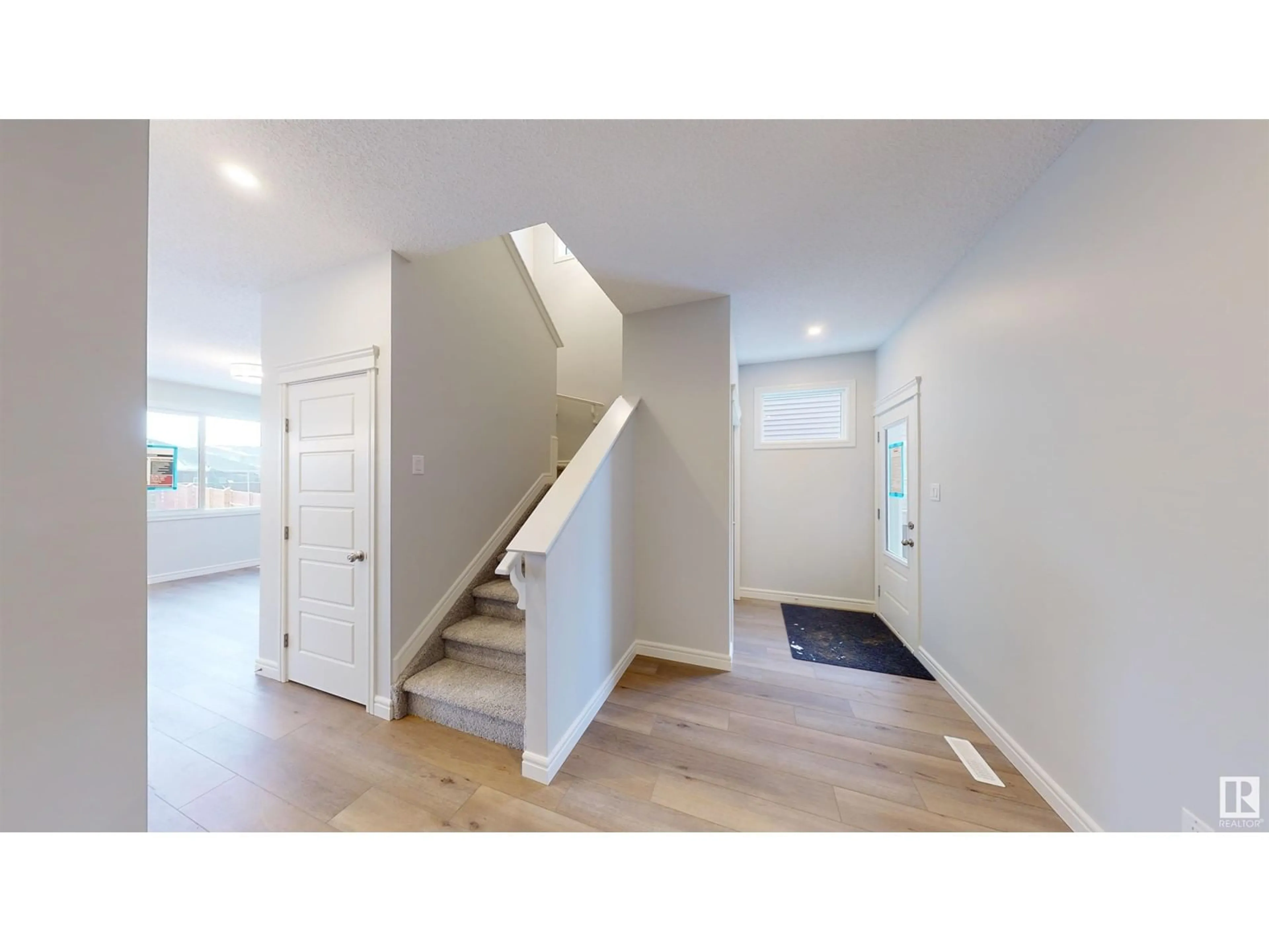 Indoor entryway for 1709 WESTERRA WD, Stony Plain Alberta T7Z0P1