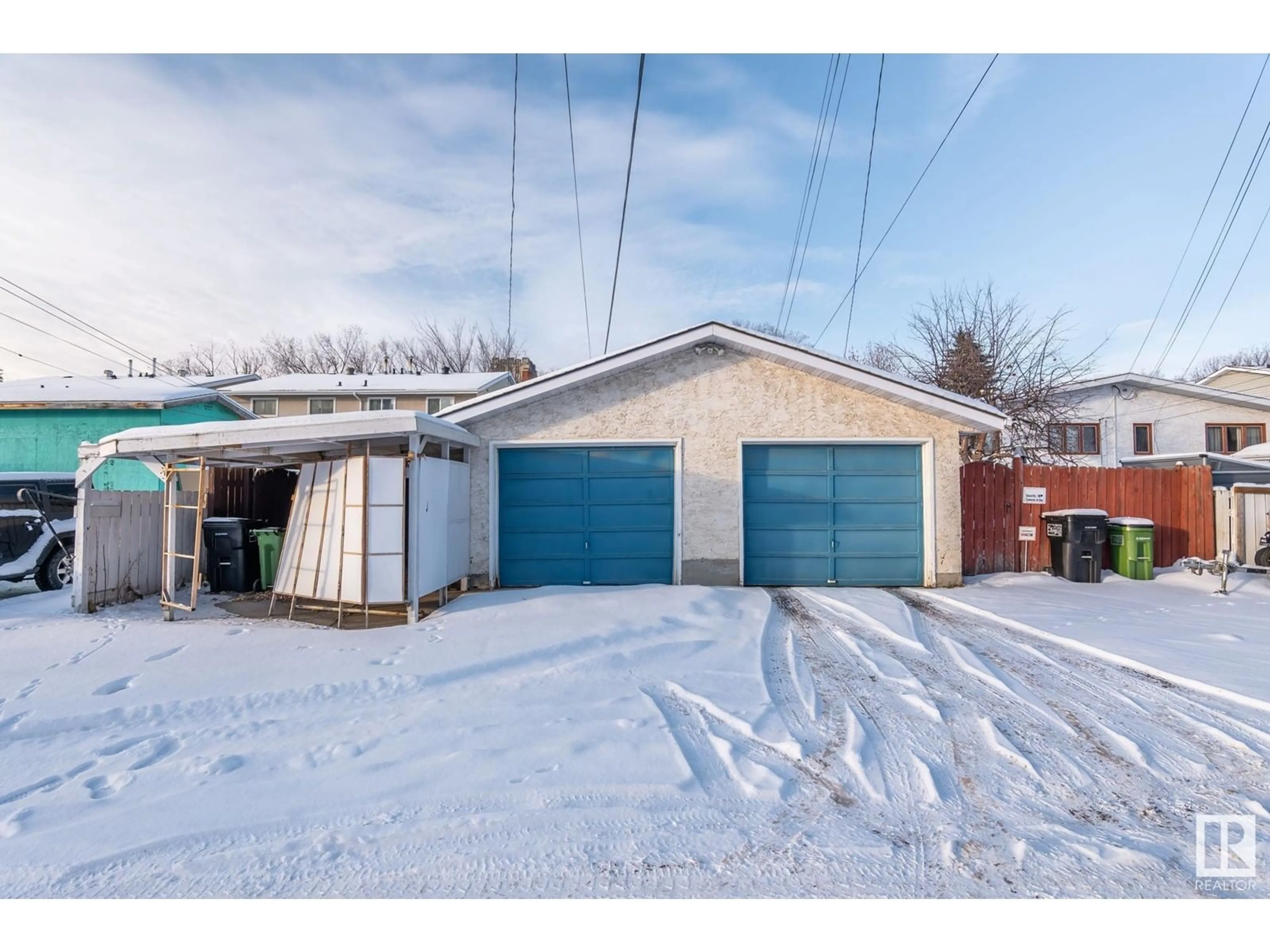 Indoor garage for 11133 130 ST NW, Edmonton Alberta T5M0Z9