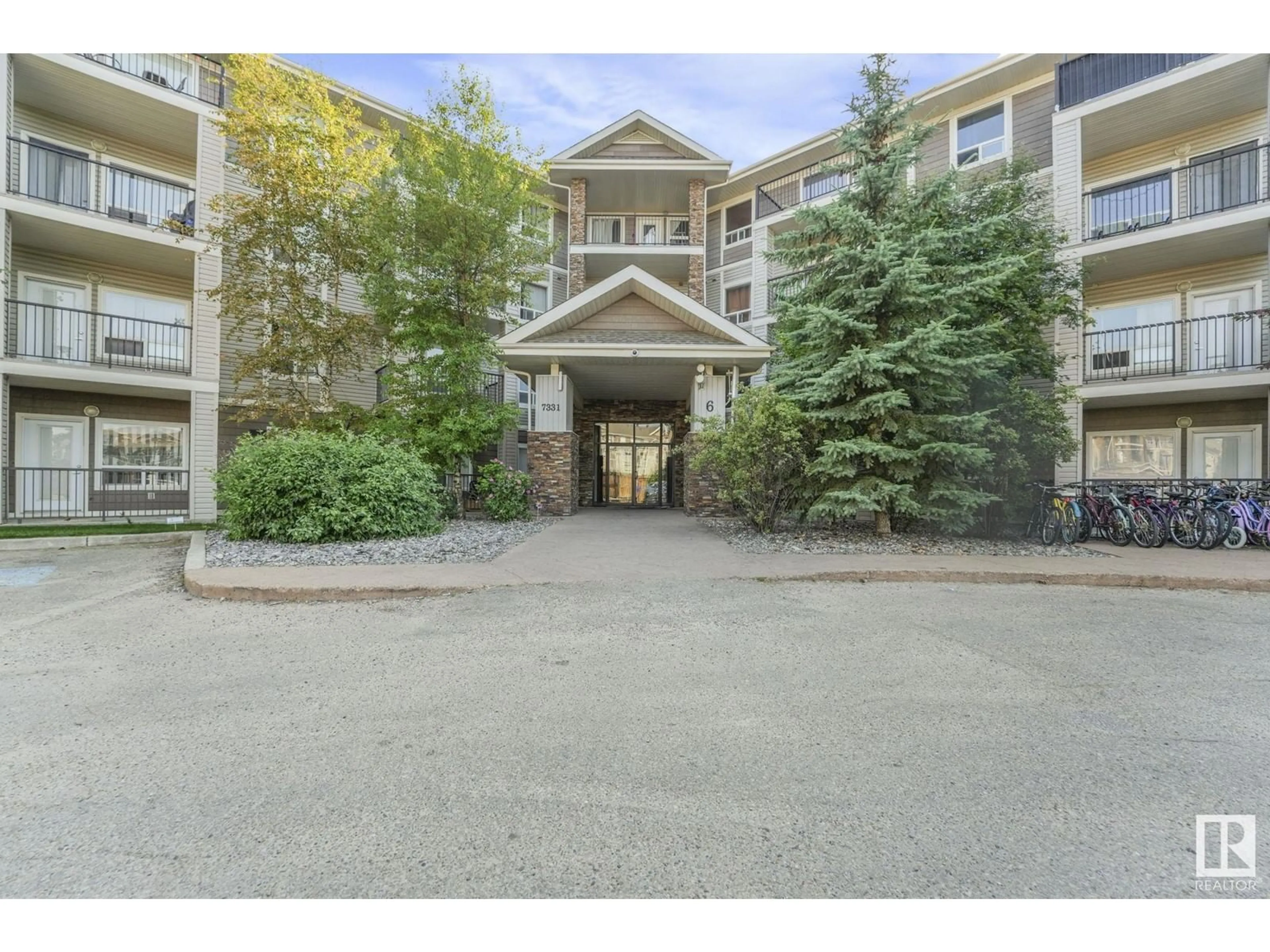 Indoor foyer for #6211 7331 South Terwillegar Drive NW, Edmonton Alberta T6R0L9