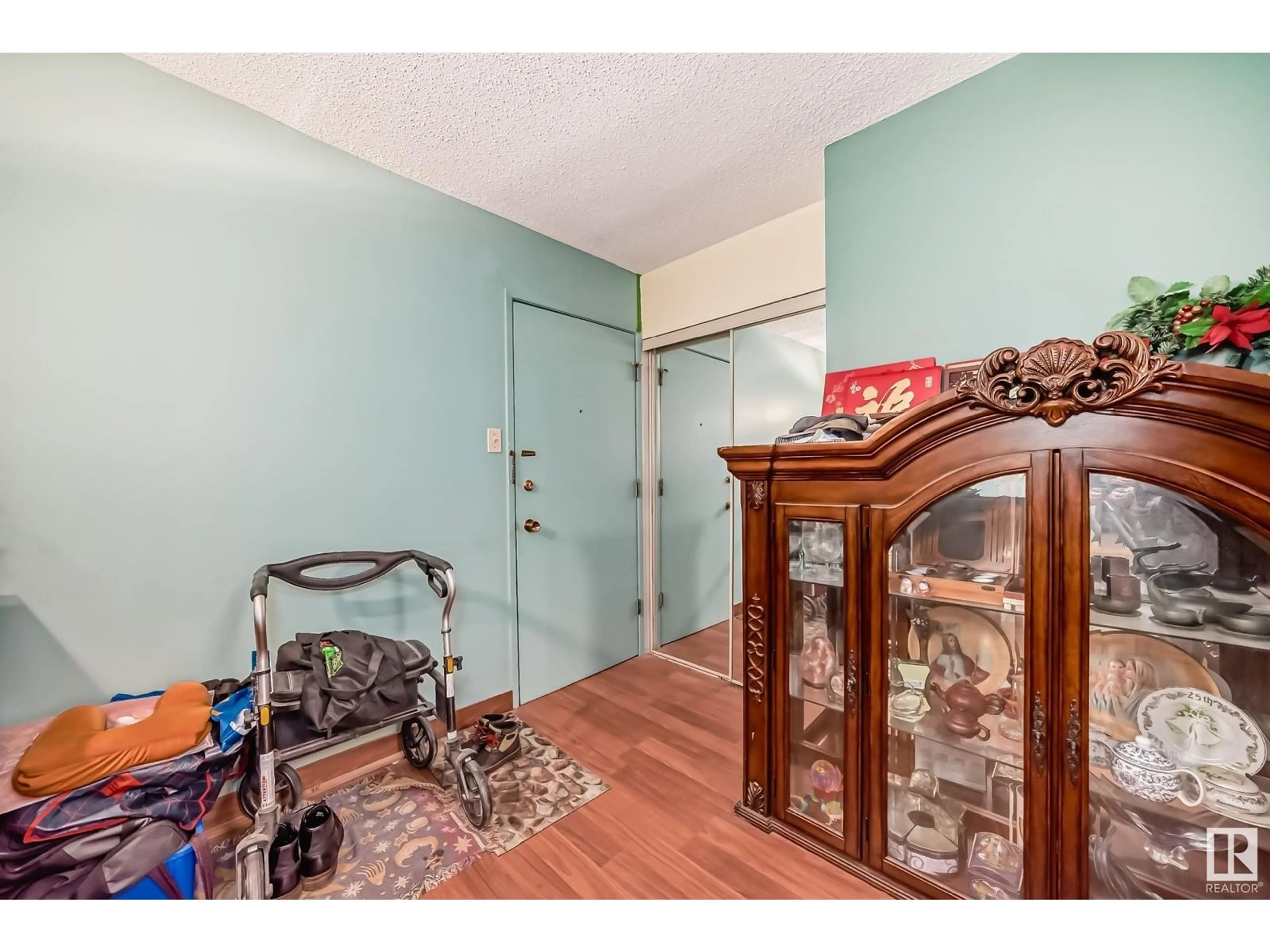 Indoor entryway for #315 5125 RIVERBEND RD NW, Edmonton Alberta T6H5K5