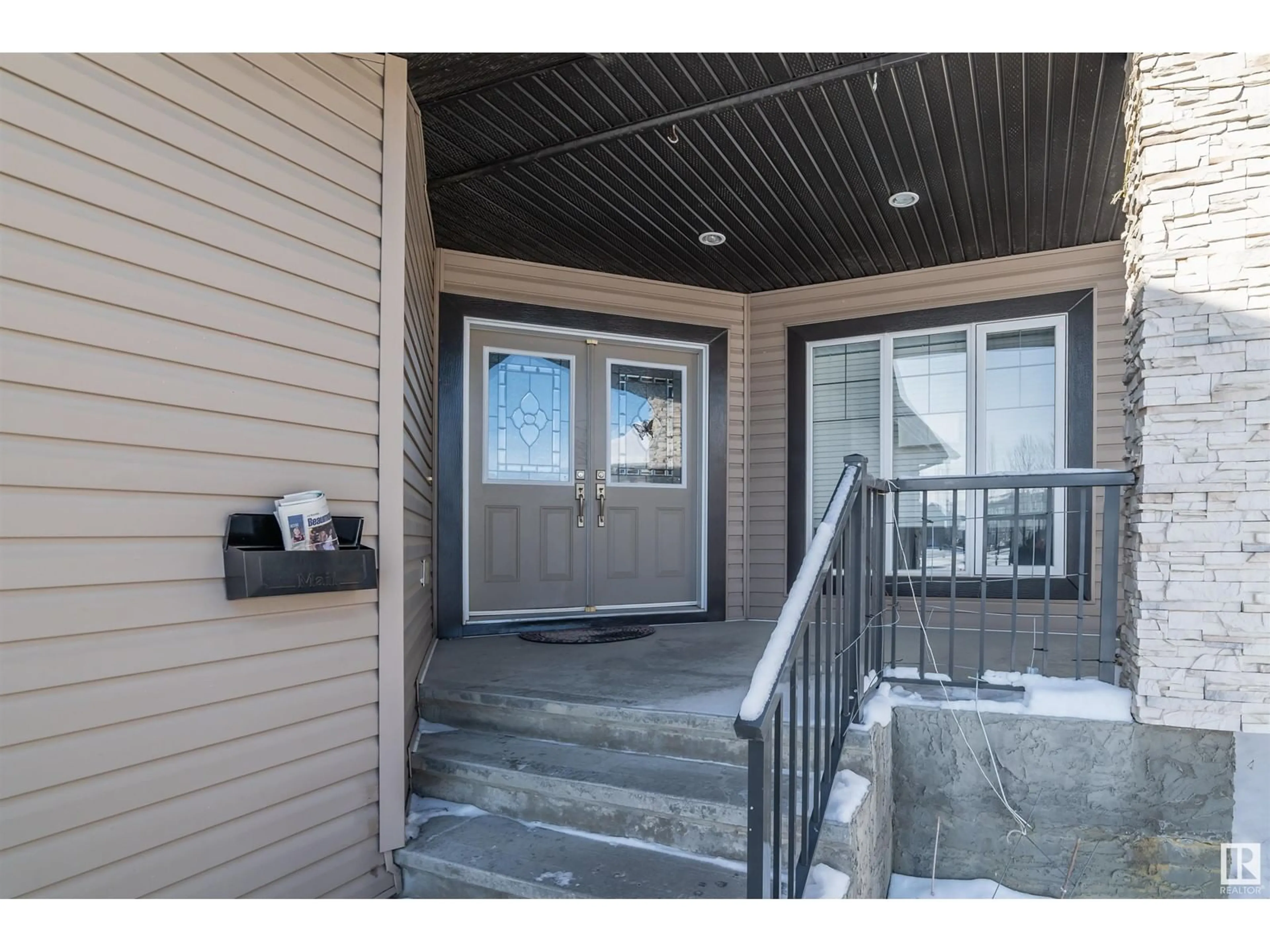 Indoor entryway for 5408 30 AV, Beaumont Alberta T4X1W4