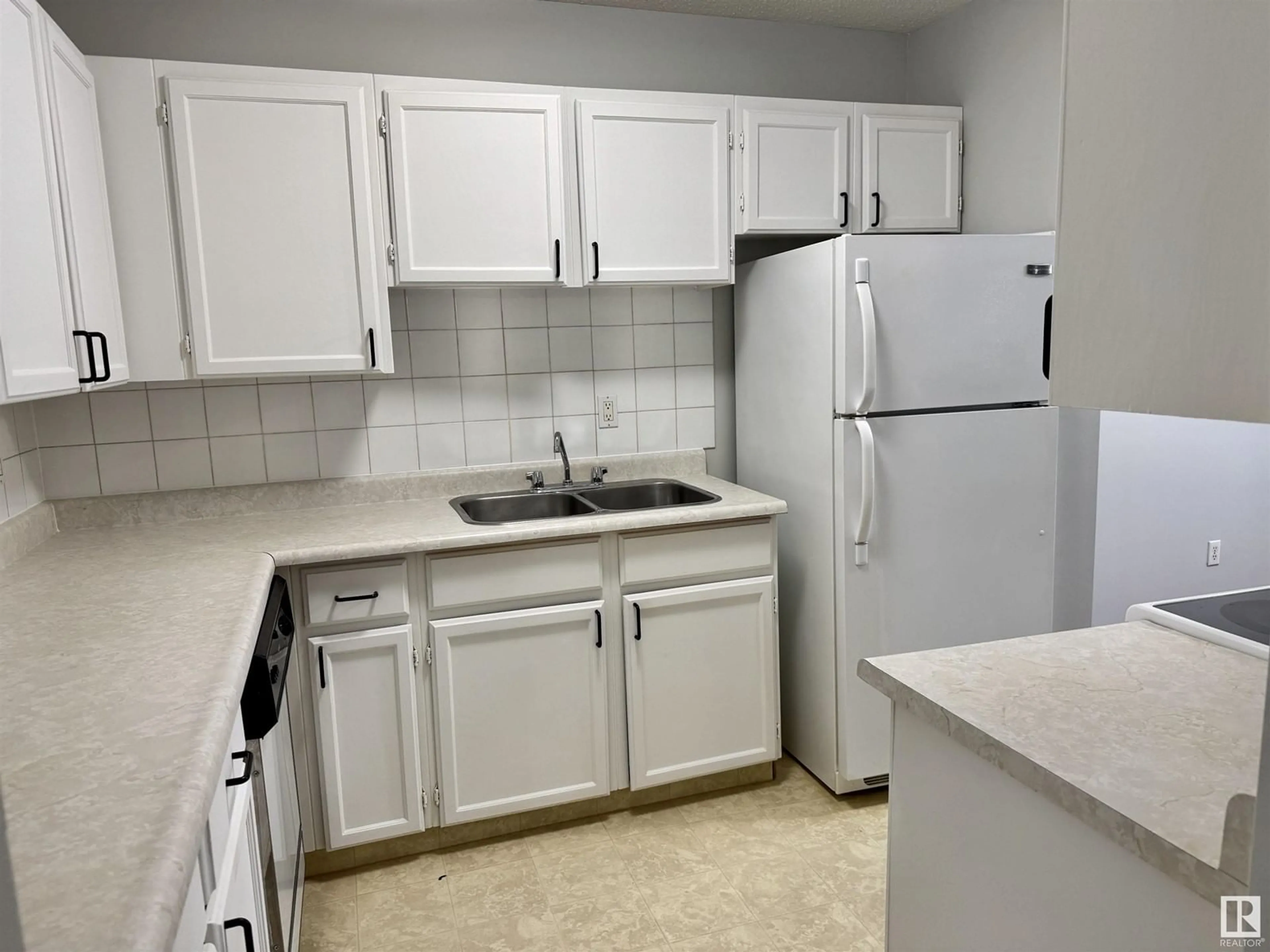 Standard kitchen, unknown for 182 CALLINGWOOD PL NW, Edmonton Alberta T5T2C6