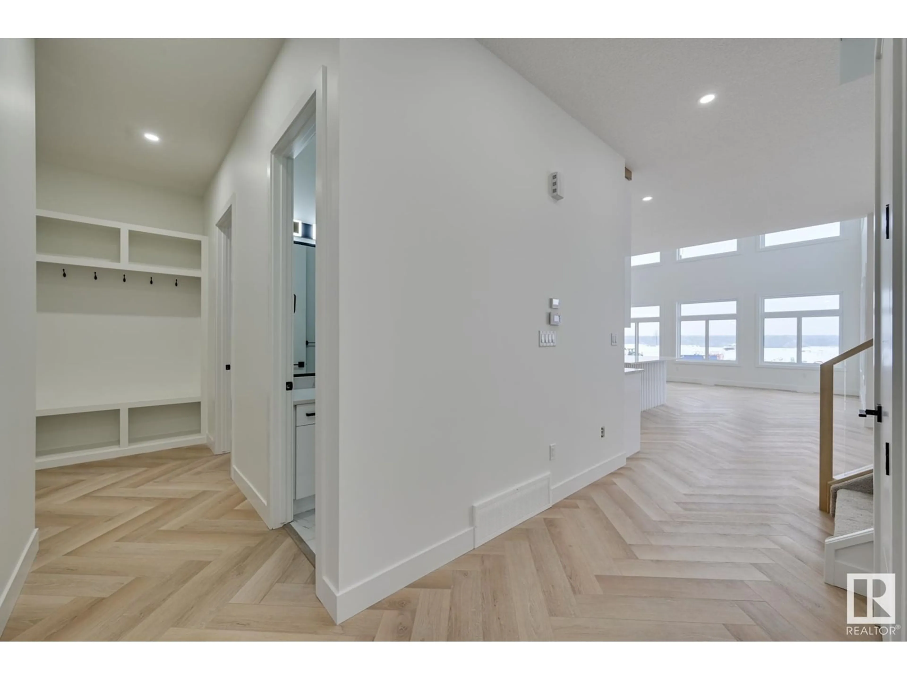 Indoor entryway for 7097 KIVIAQ CR SW, Edmonton Alberta T6W5N7