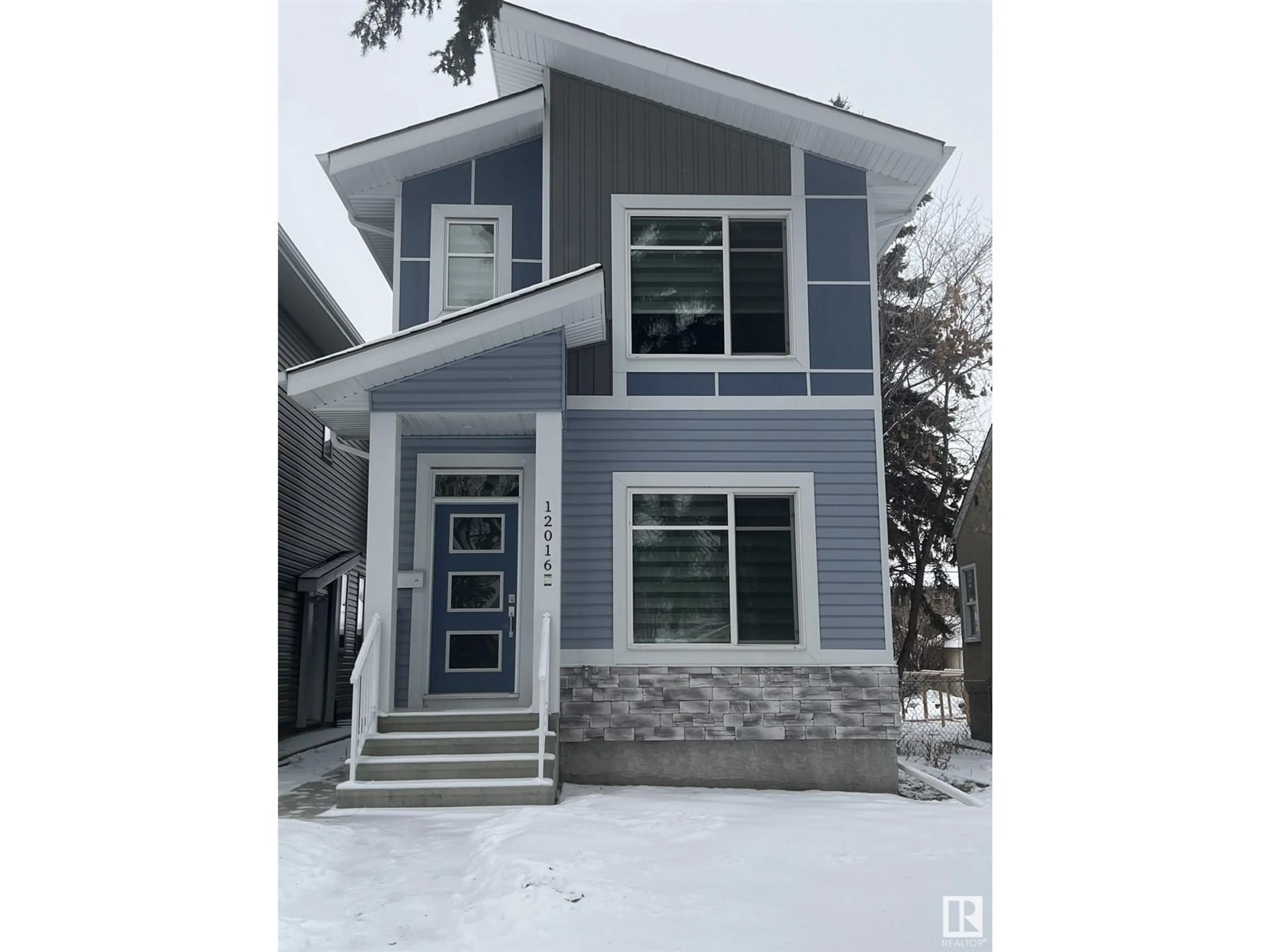 Home with vinyl exterior material, unknown for 12016 104 ST NW, Edmonton Alberta T5G2L4