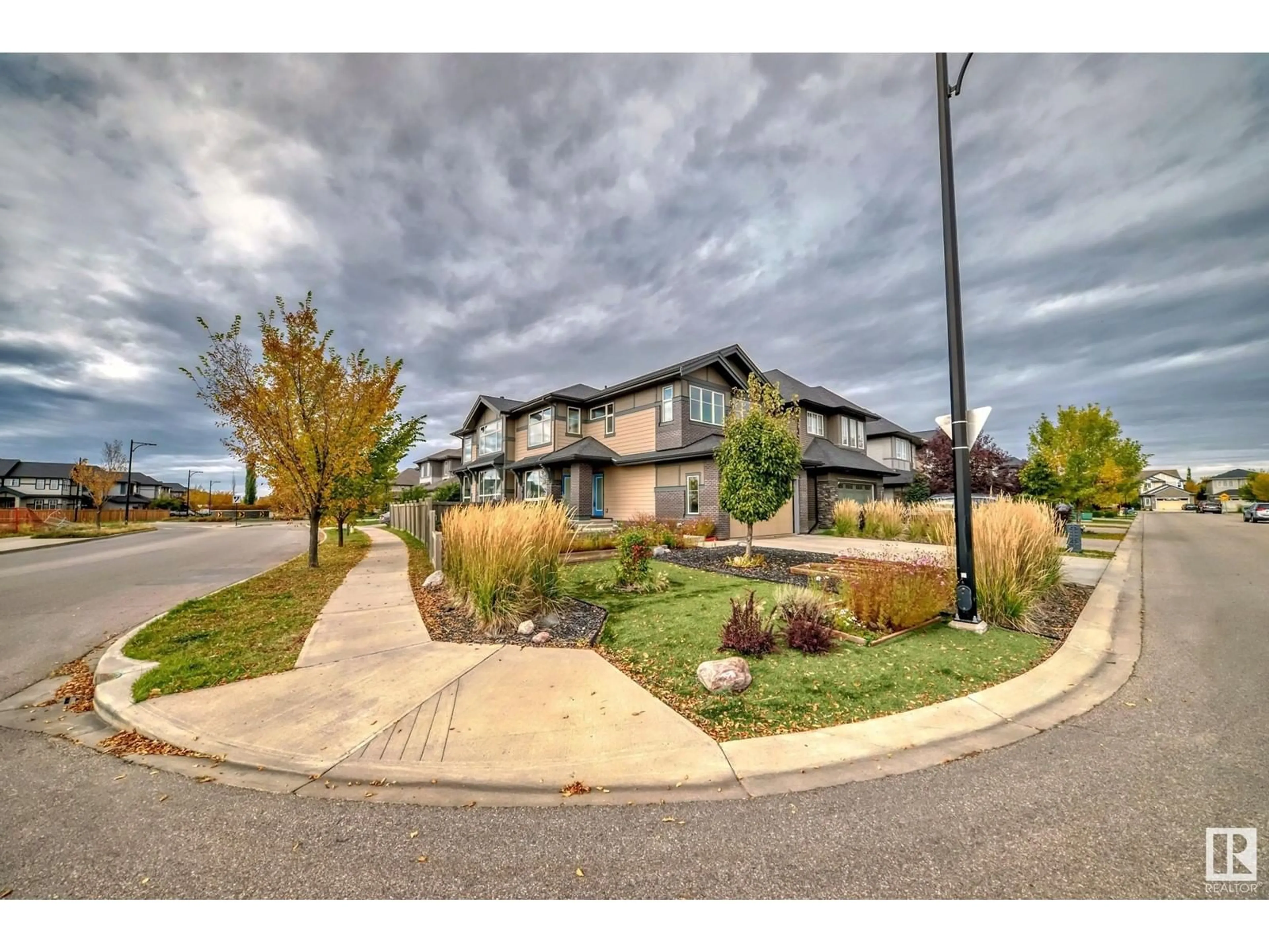 A pic from outside/outdoor area/front of a property/back of a property/a pic from drone, street for 3104 ALLAN LANDING LD SW, Edmonton Alberta T6W2R7