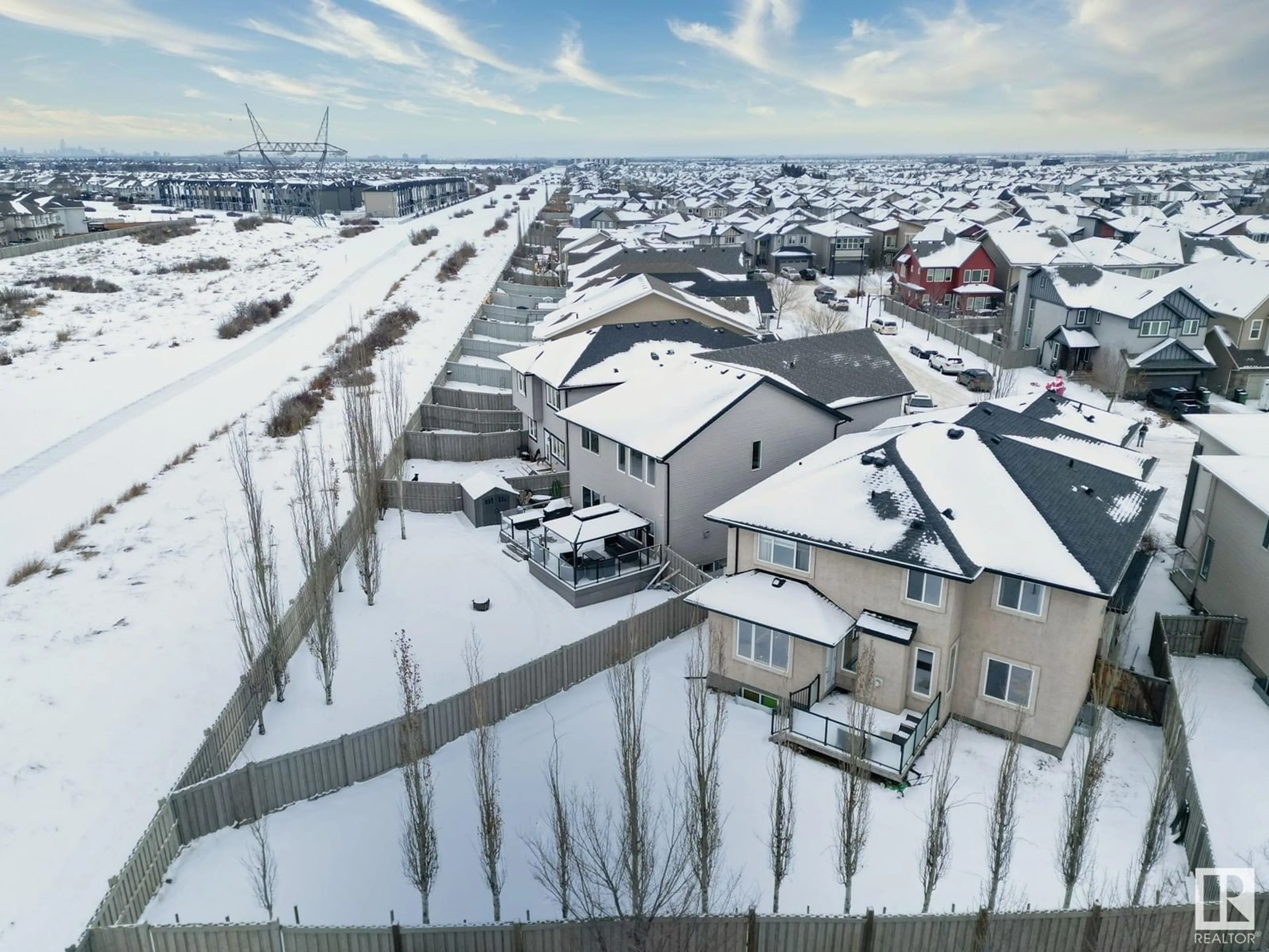 A pic from outside/outdoor area/front of a property/back of a property/a pic from drone, street for 3948 CLAXTON LOOP SW, Edmonton Alberta T6W1Y7