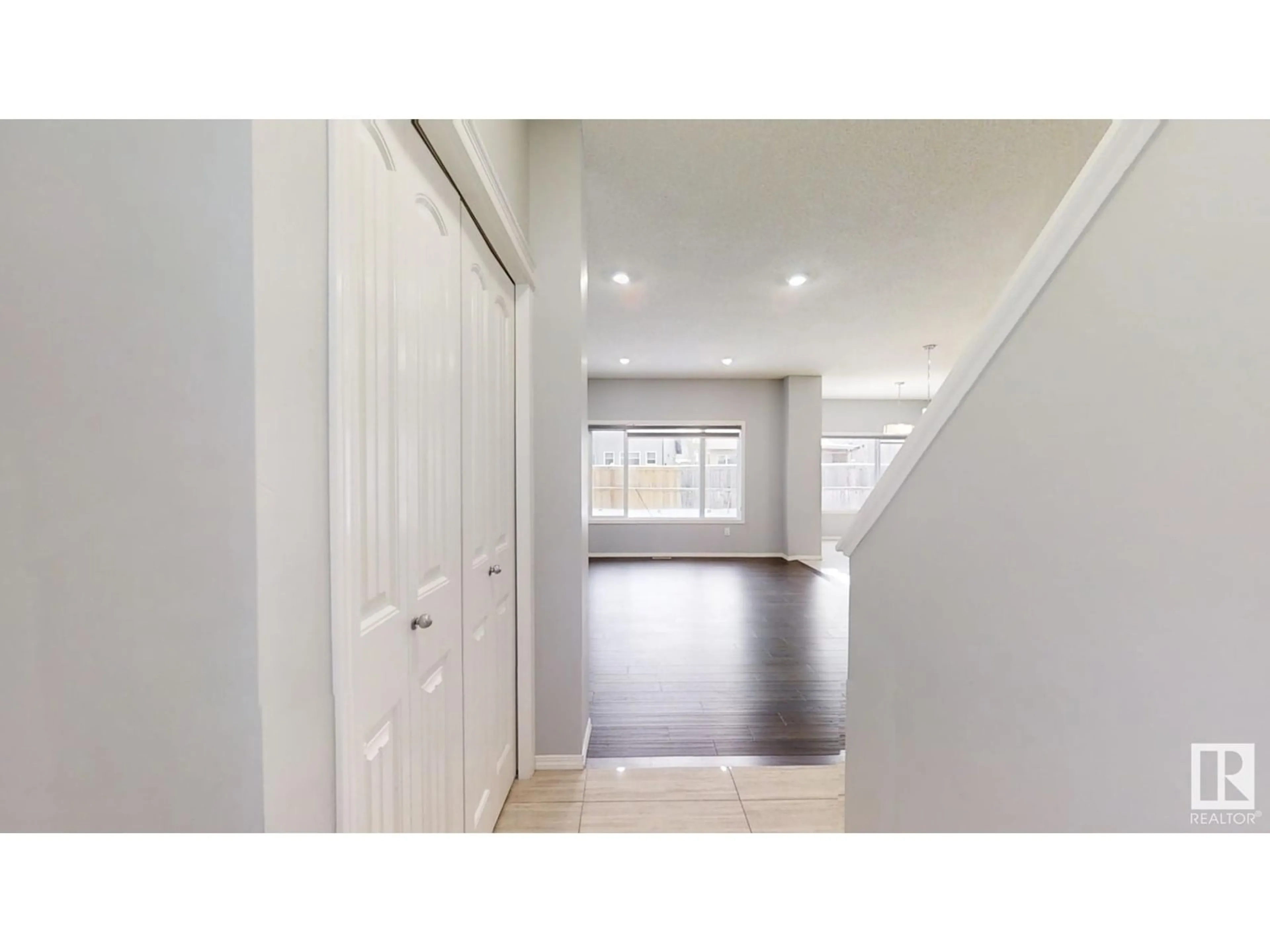 Indoor entryway for 9119 Cooper Cres SW, Edmonton Alberta T6W3K9