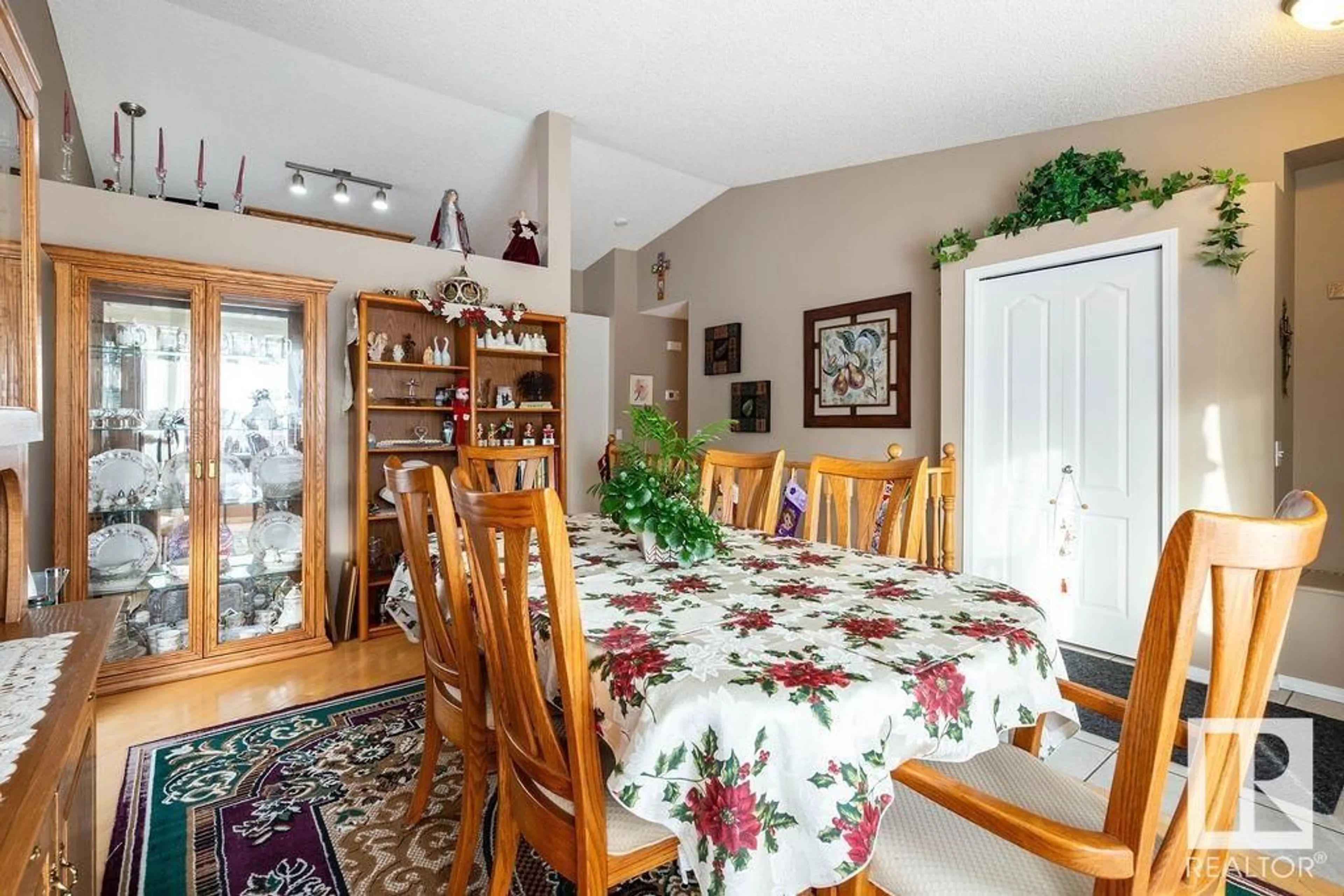 Dining room, unknown for 67 Newmarket WY, St. Albert Alberta T8N7B8