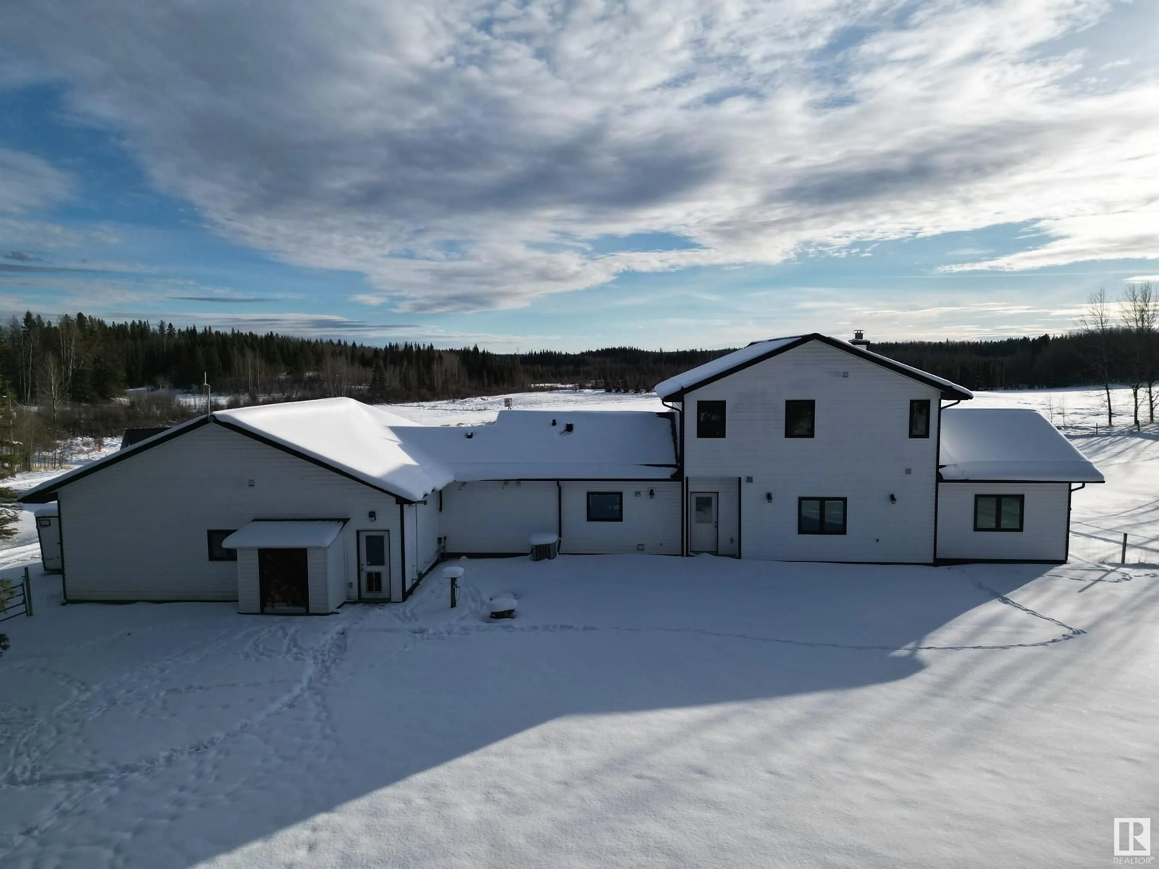 A pic from outside/outdoor area/front of a property/back of a property/a pic from drone, building for 18121 TOWNSHIP ROAD 540, Rural Yellowhead Alberta T7E3T7