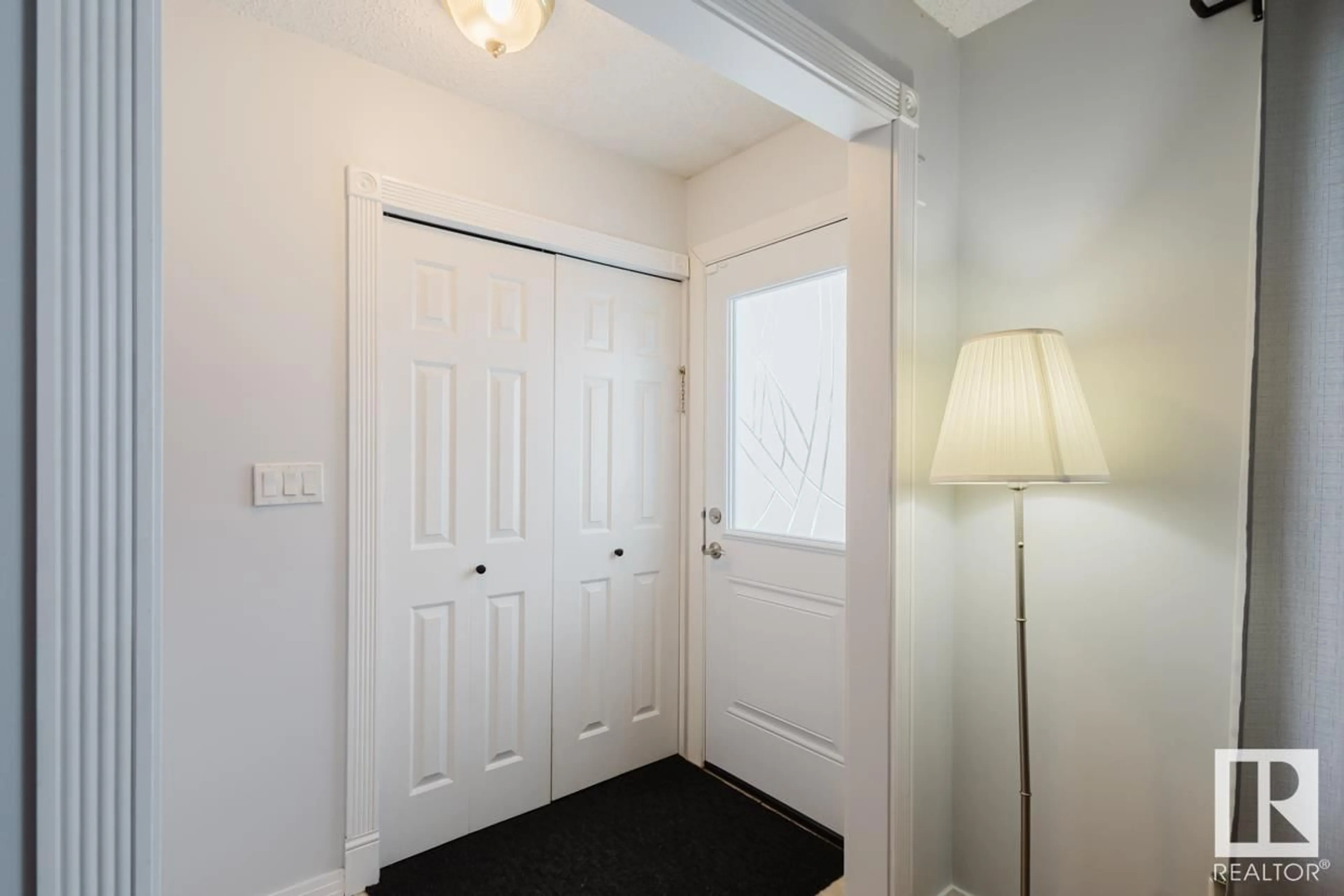 Indoor entryway for 7419 32 AV NW, Edmonton Alberta T6K1J9